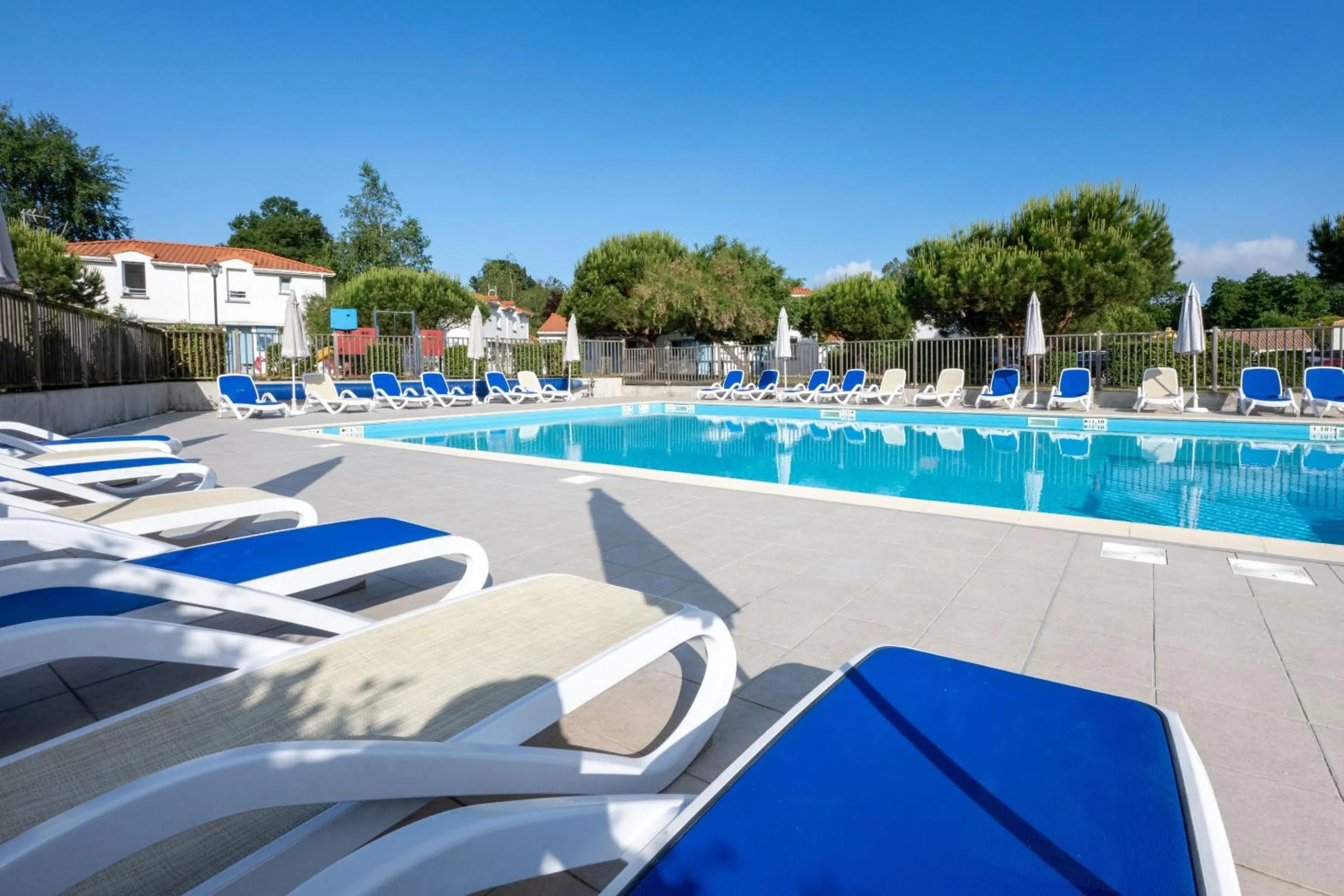Swimming pool in Résidence Odalys Le Domaine de l'Océan