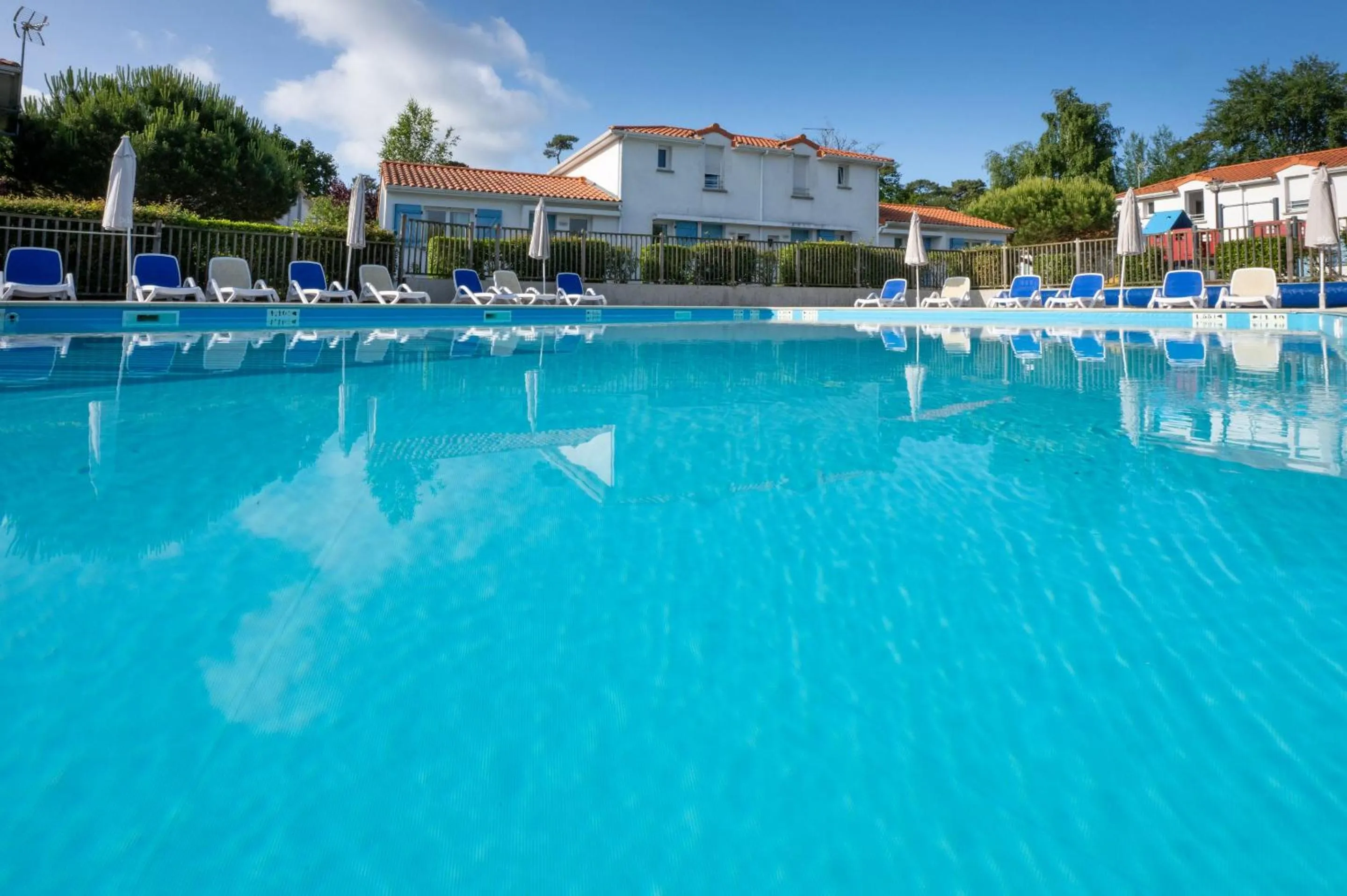 Swimming pool in Résidence Odalys Le Domaine de l'Océan
