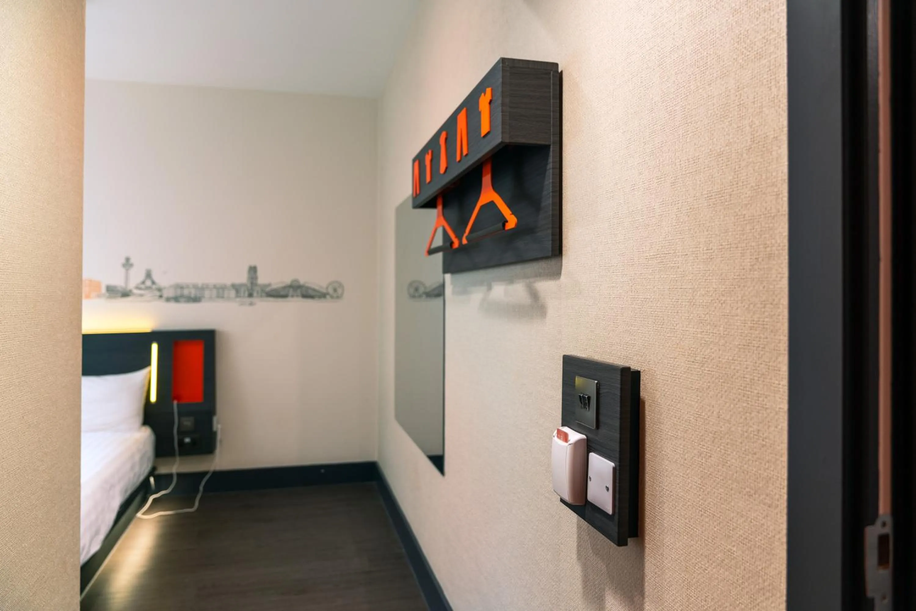 Bedroom, Bed in easyHotel Liverpool