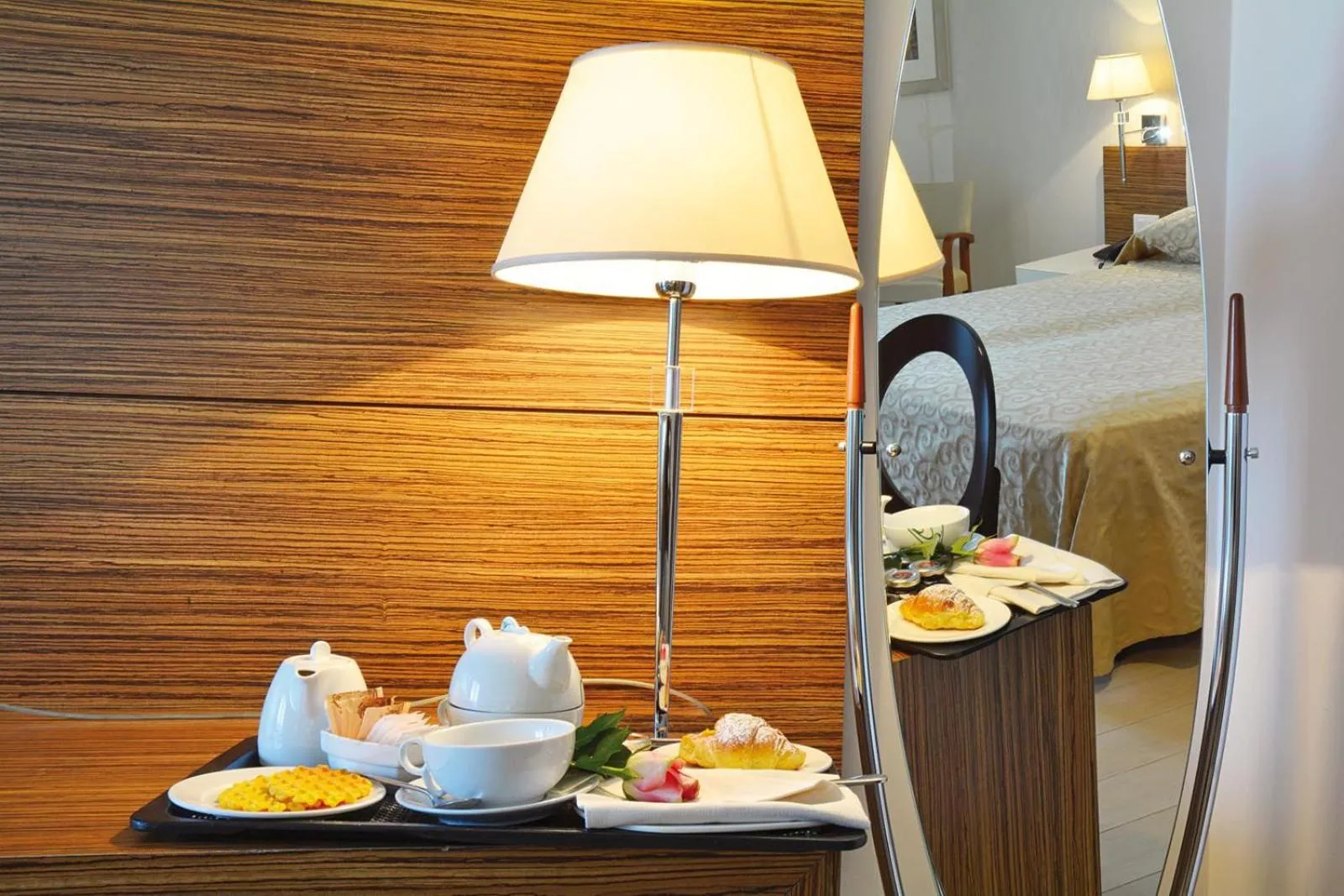 room service in S Hotel