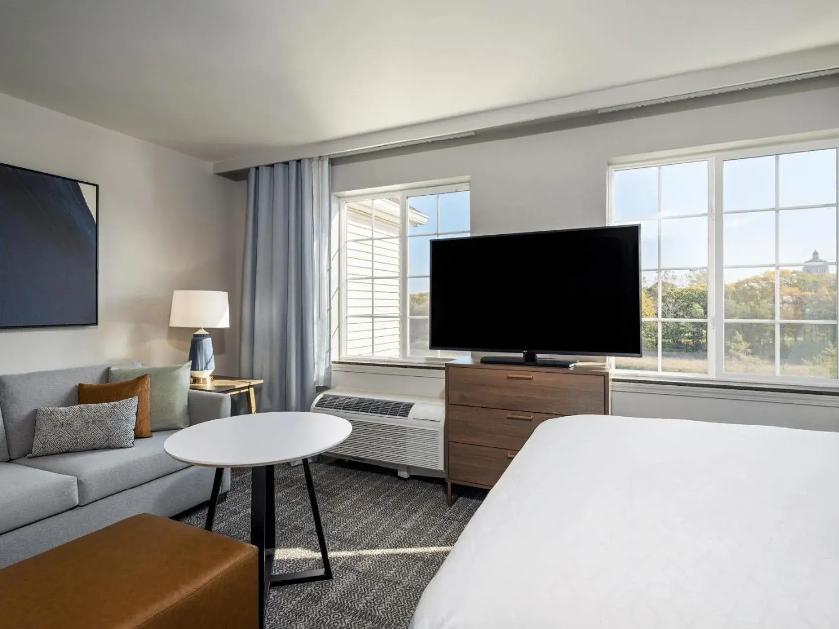 Living room, Bed in Staybridge Suites Rochester University by IHG Living room, Bed in Staybridge Suites Rochester University by IHG
