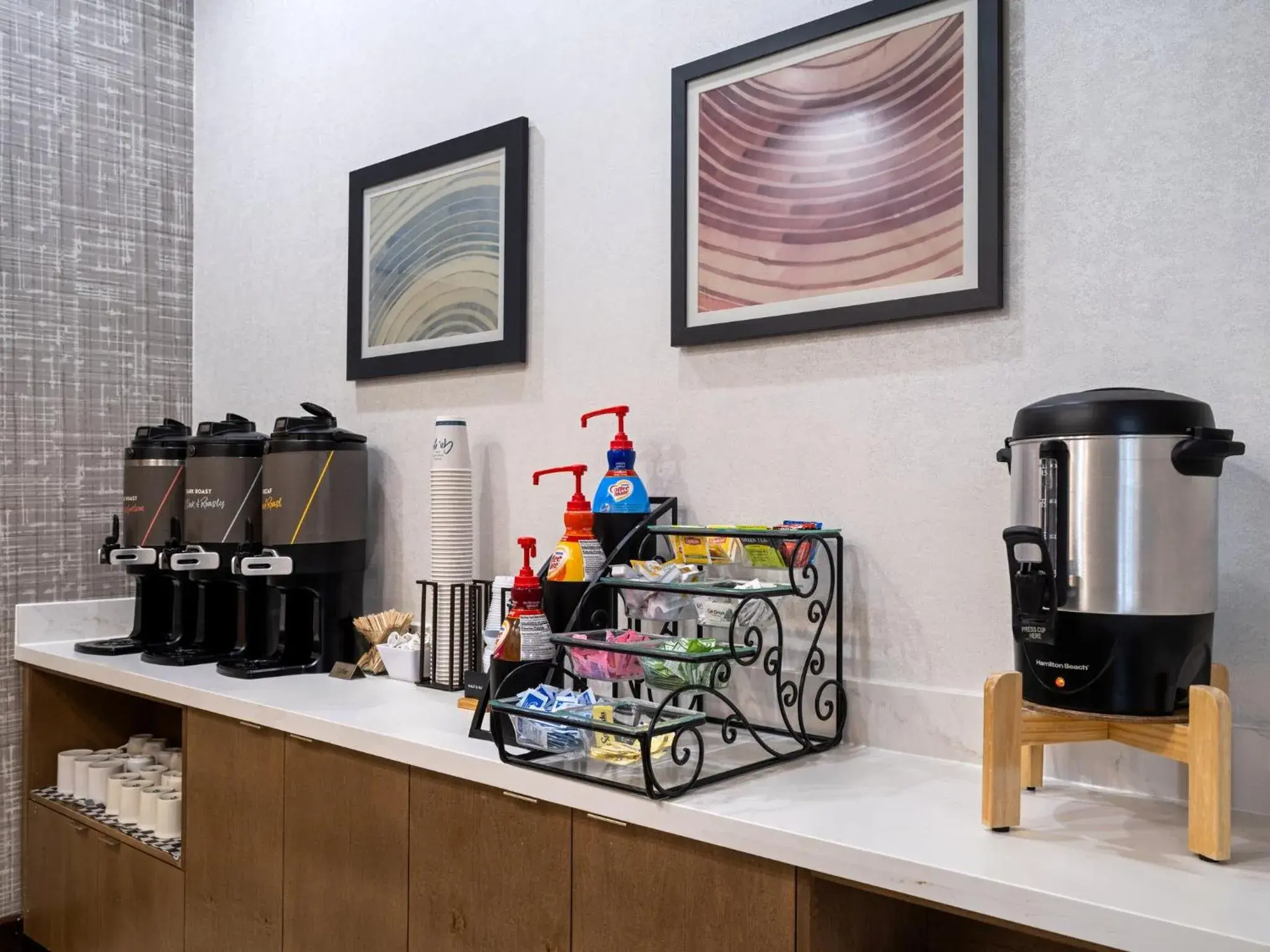 Breakfast in Staybridge Suites Rochester University by IHG Breakfast in Staybridge Suites Rochester University by IHG