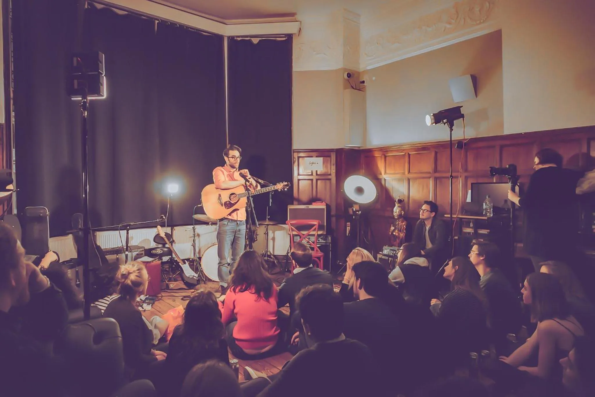 Evening entertainment in Astor Hyde Park Hostel