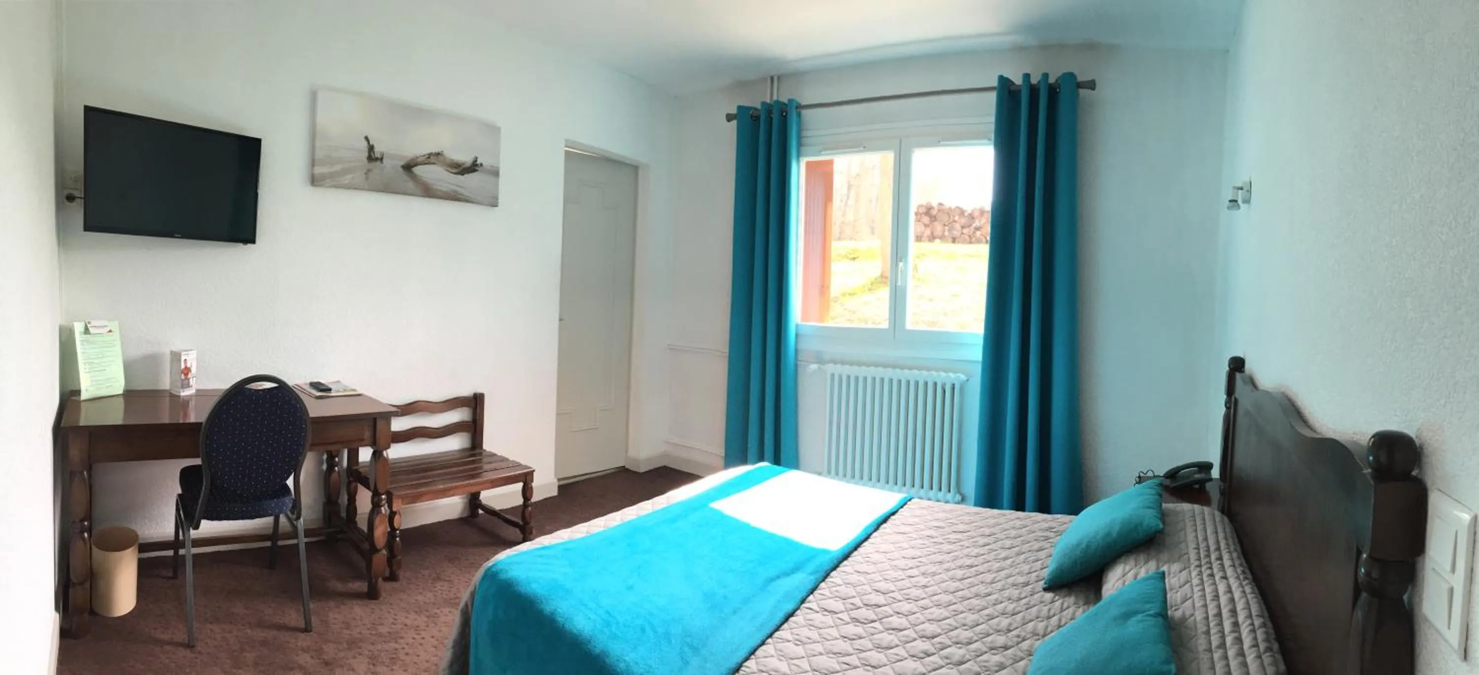 Double Room in Hôtel Robinson