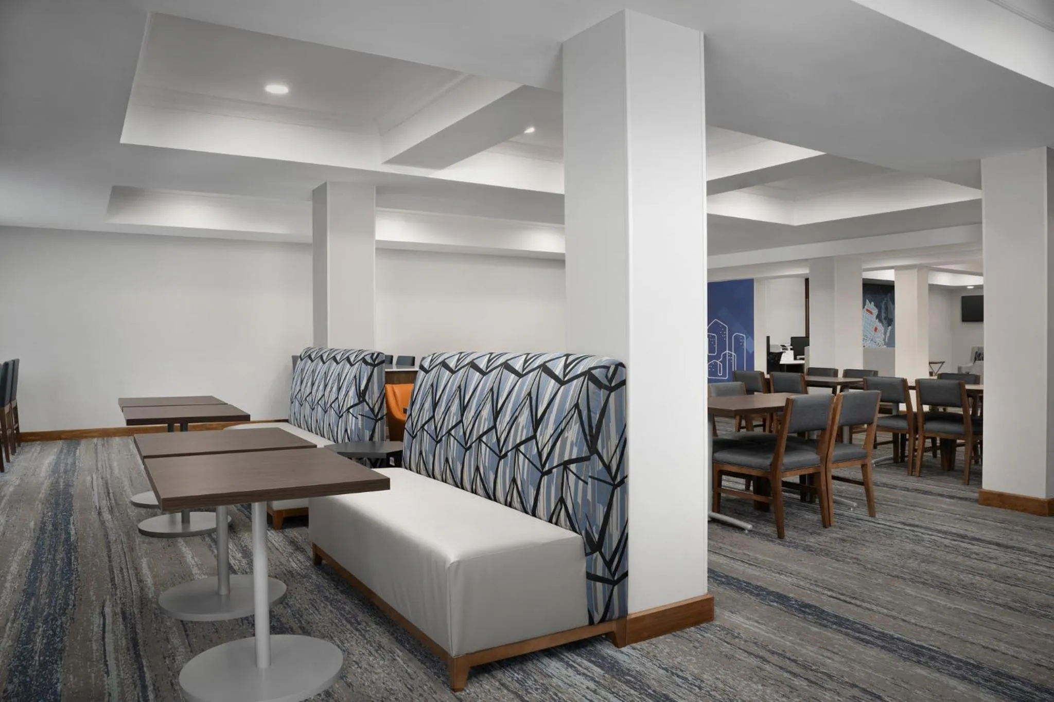 Breakfast in Holiday Inn Express & Suites Alexandria - Fort Belvoir by IHG