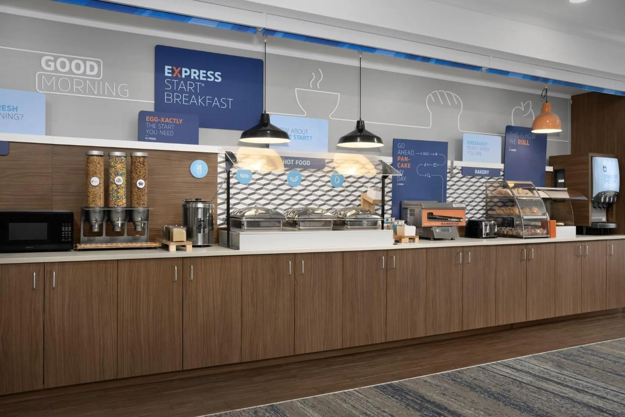 Breakfast in Holiday Inn Express & Suites Alexandria - Fort Belvoir by IHG