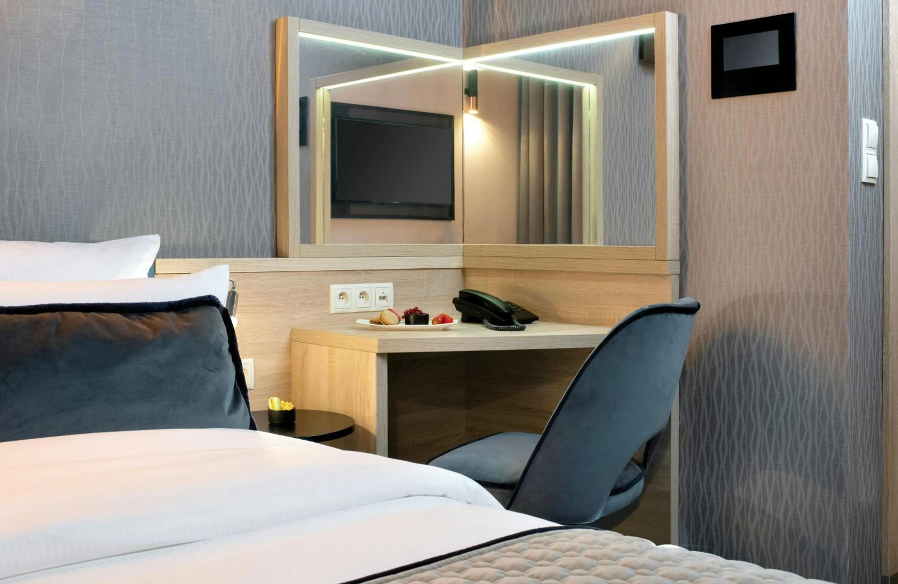 Photo of the whole room, Bed in Leonardo Boutique Hotel Krakow Old Town