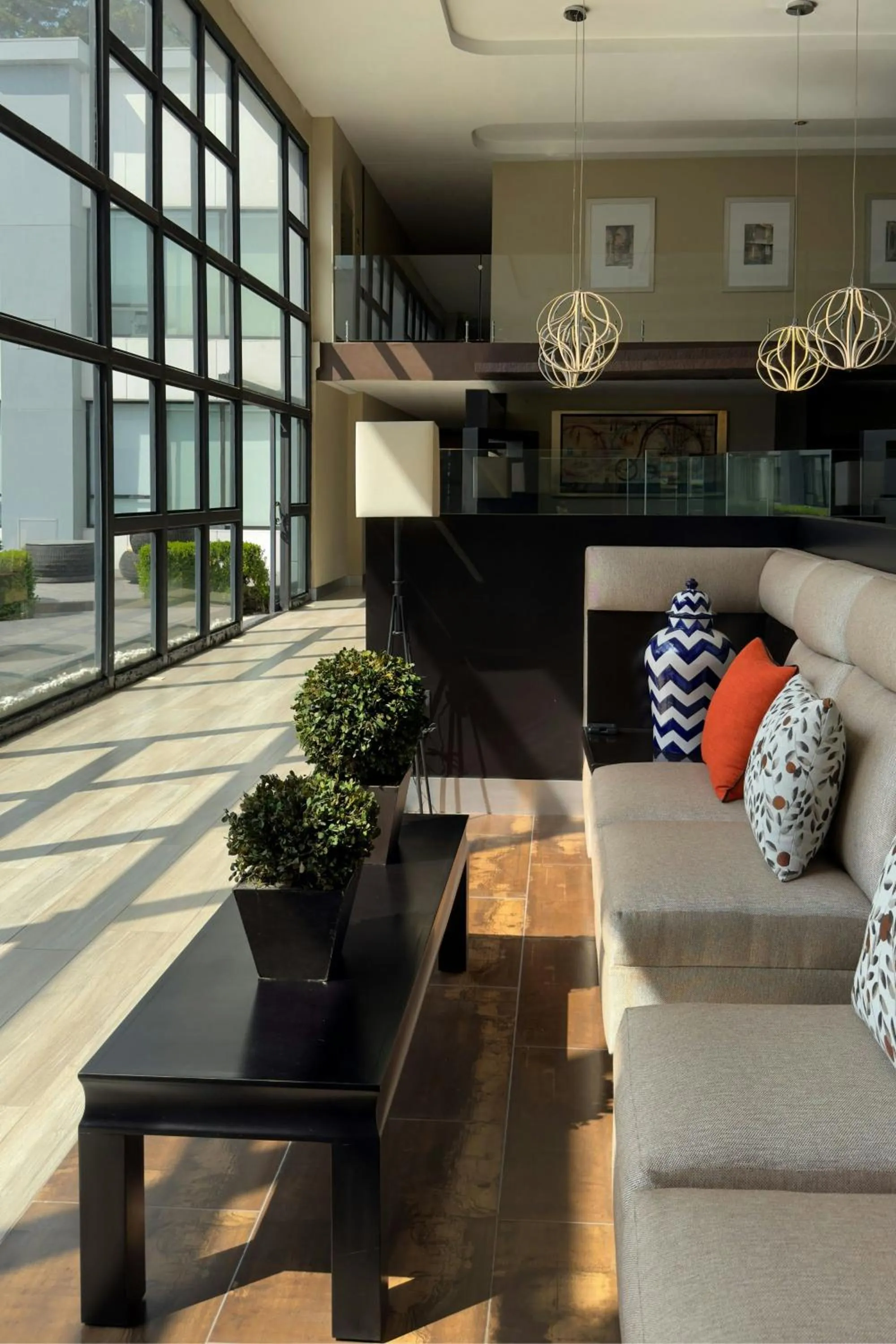 Lobby or reception in Courtyard Toluca Airport