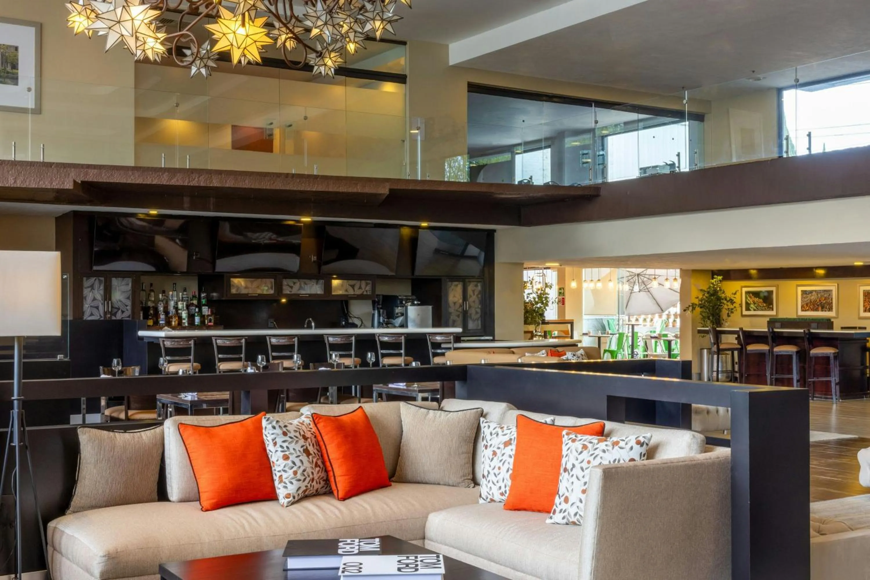 Lobby or reception in Courtyard Toluca Airport