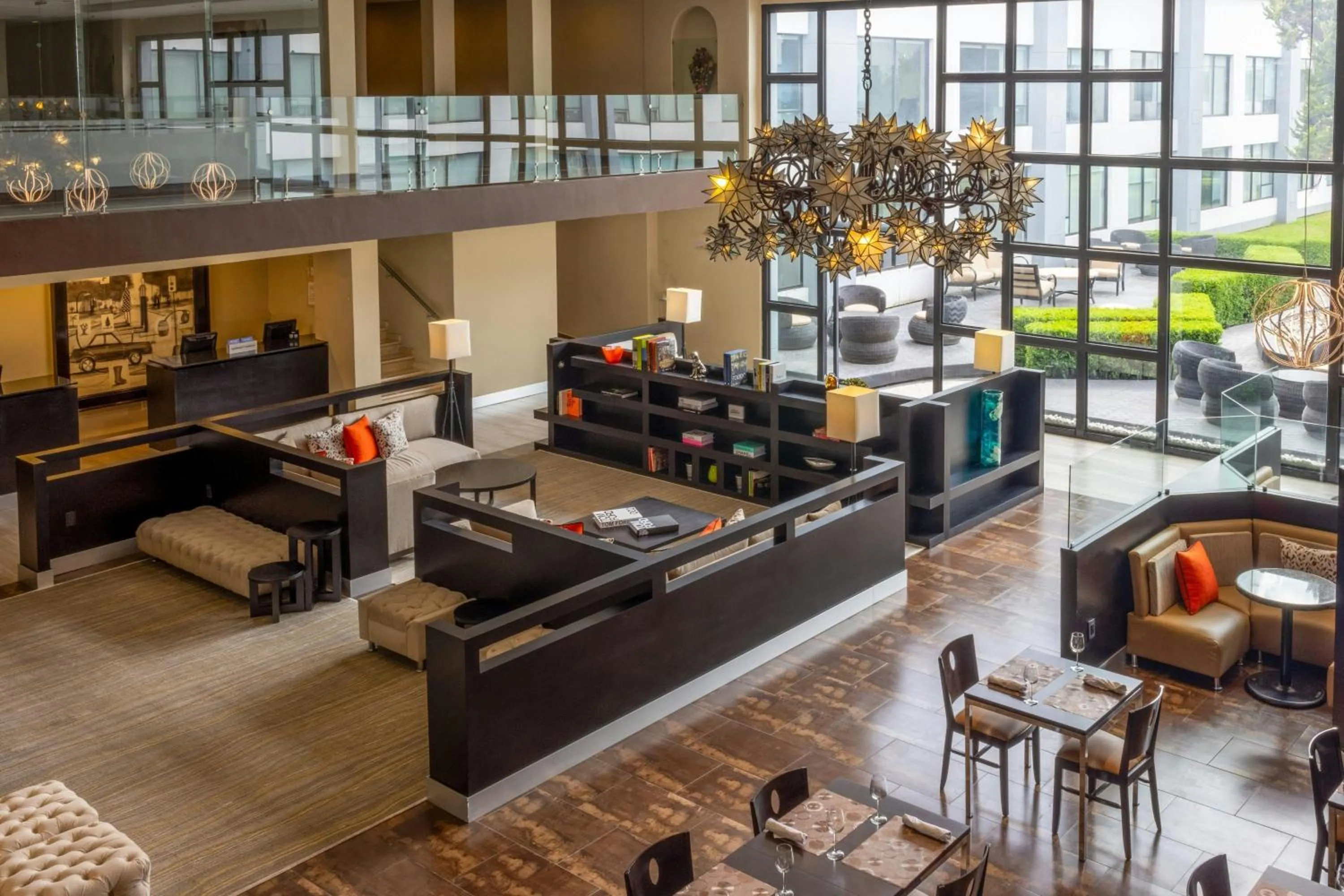 Lobby or reception in Courtyard Toluca Airport