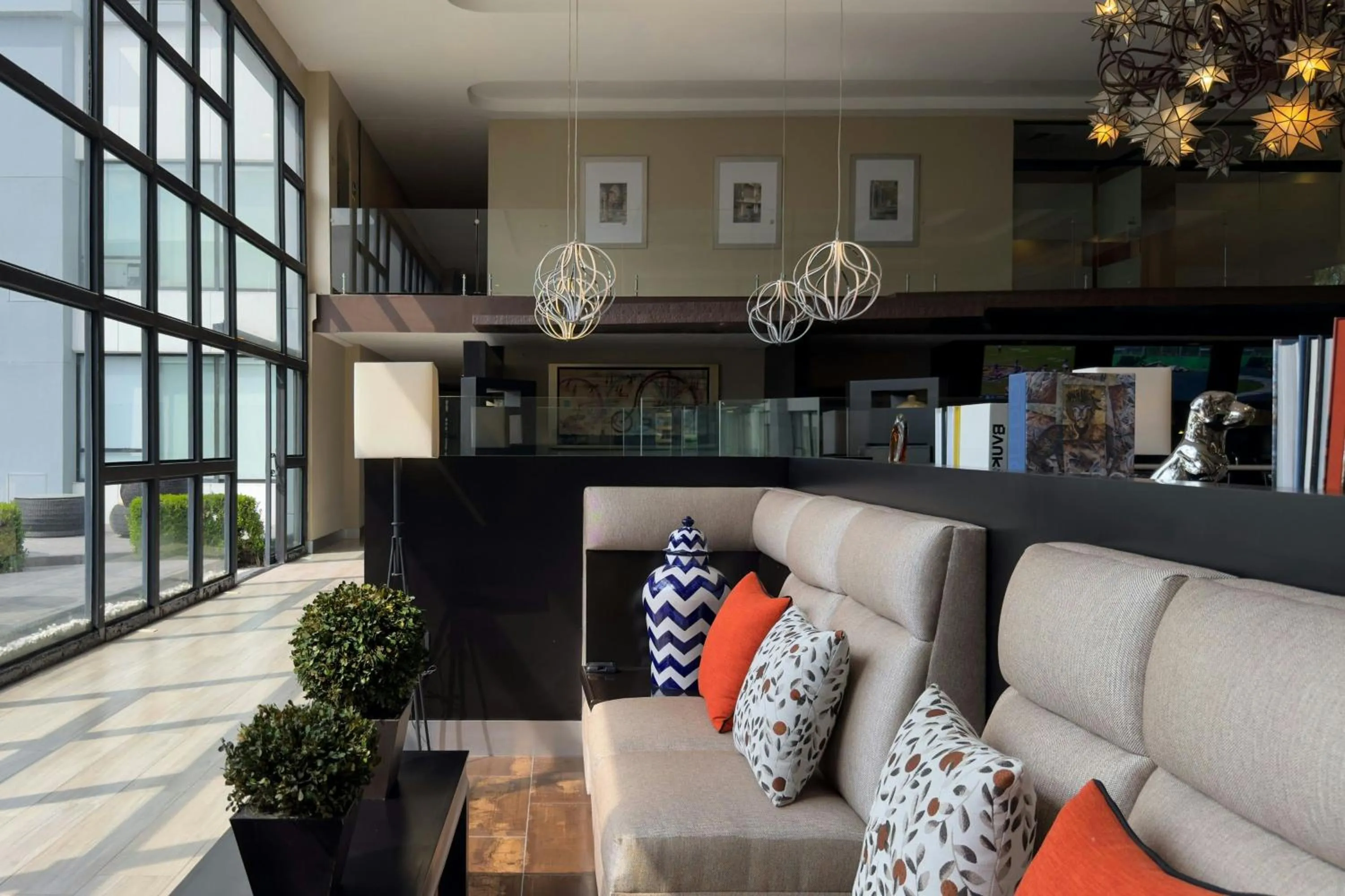 Lobby or reception in Courtyard Toluca Airport