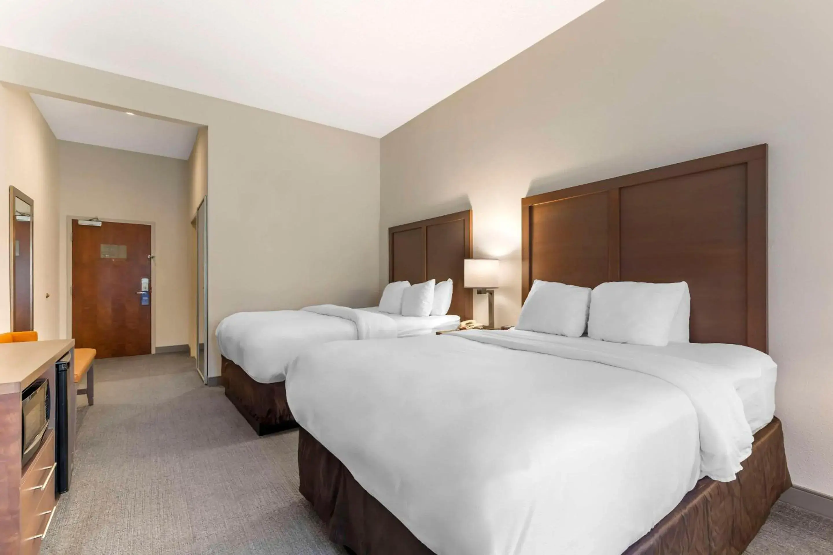 Standard Queen Room with Two Queen Beds - Non Smoking in Comfort Inn & Suites Chestertown Standard Queen Room with Two Queen Beds - Non Smoking in Comfort Inn & Suites Chestertown