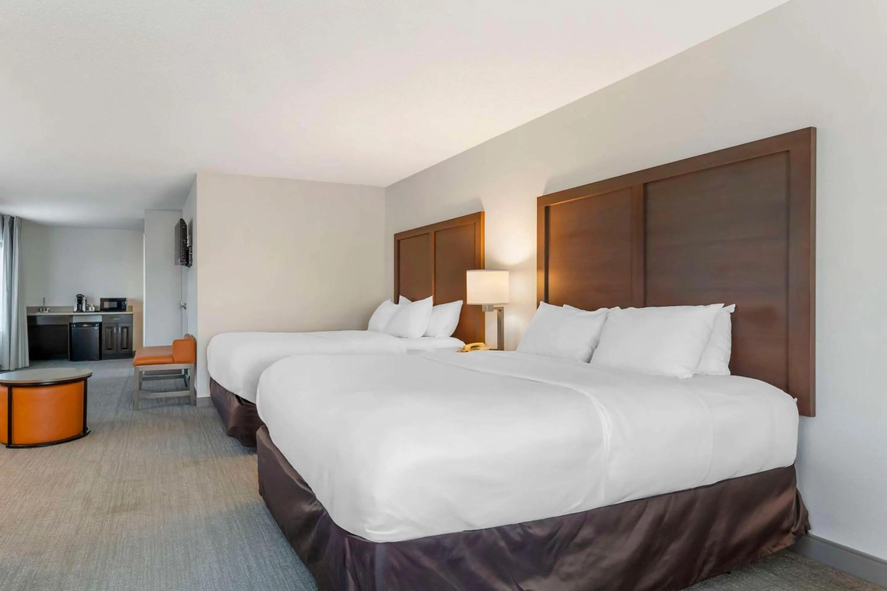 Bedroom, Bed in Comfort Inn & Suites Chestertown