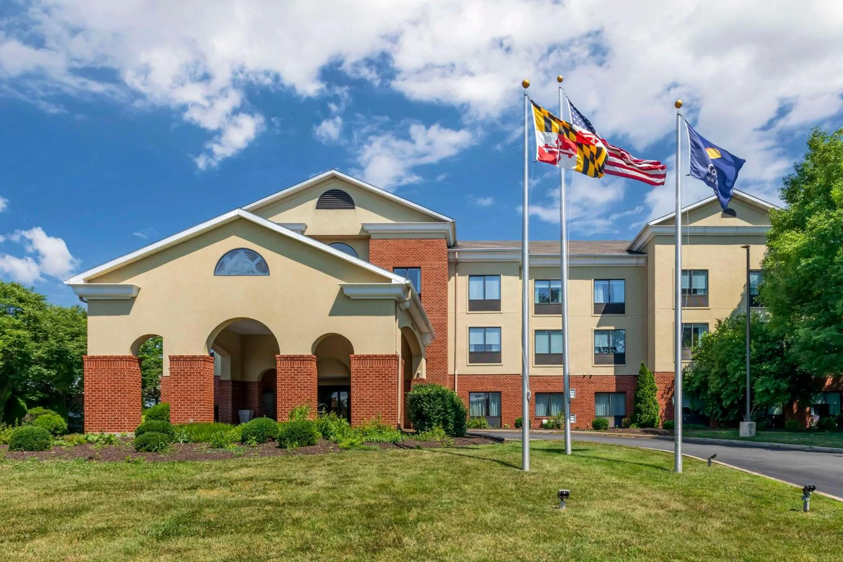 Property building in Comfort Inn & Suites Chestertown
