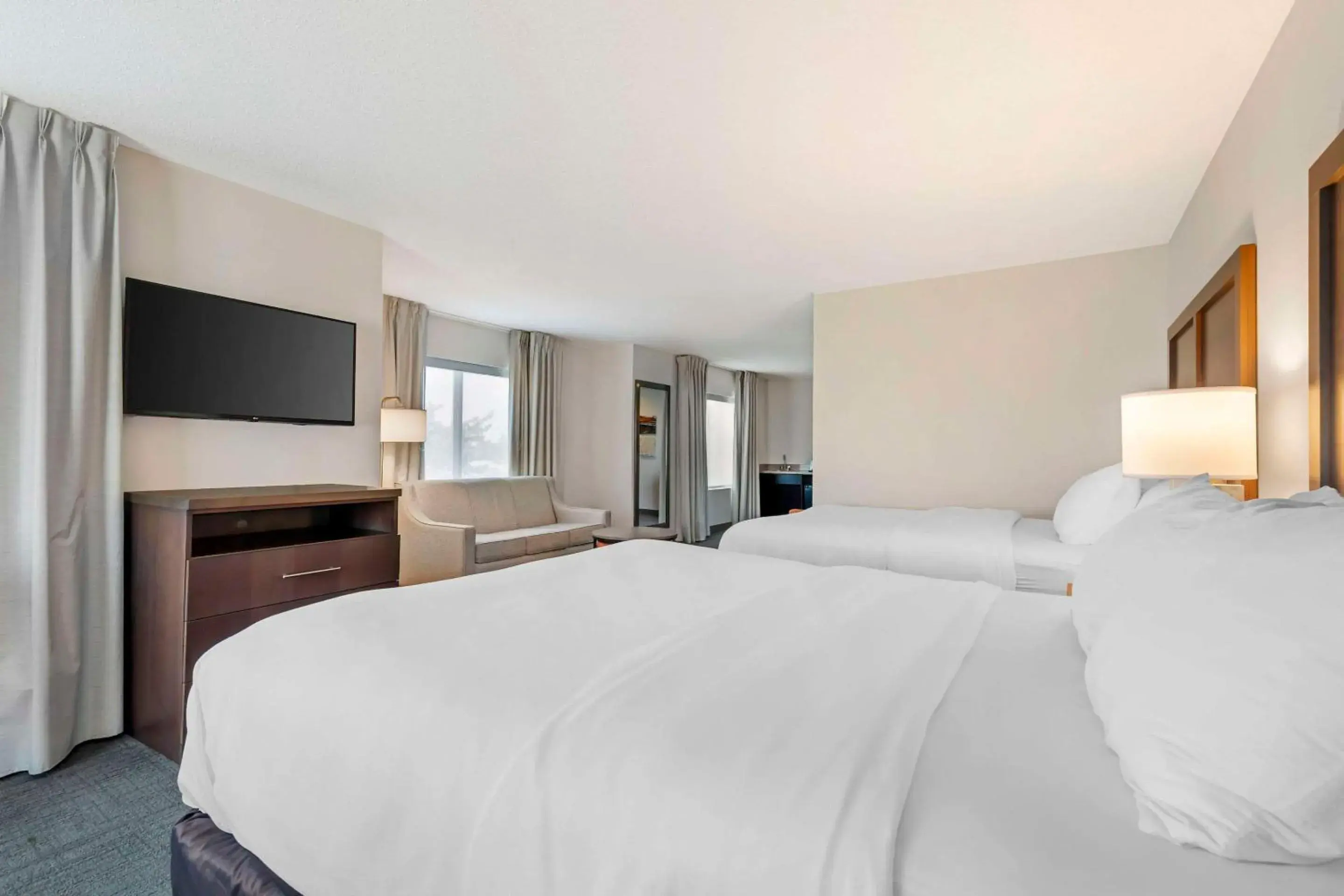 Bedroom, Bed in Comfort Inn & Suites Chestertown Bedroom, Bed in Comfort Inn & Suites Chestertown