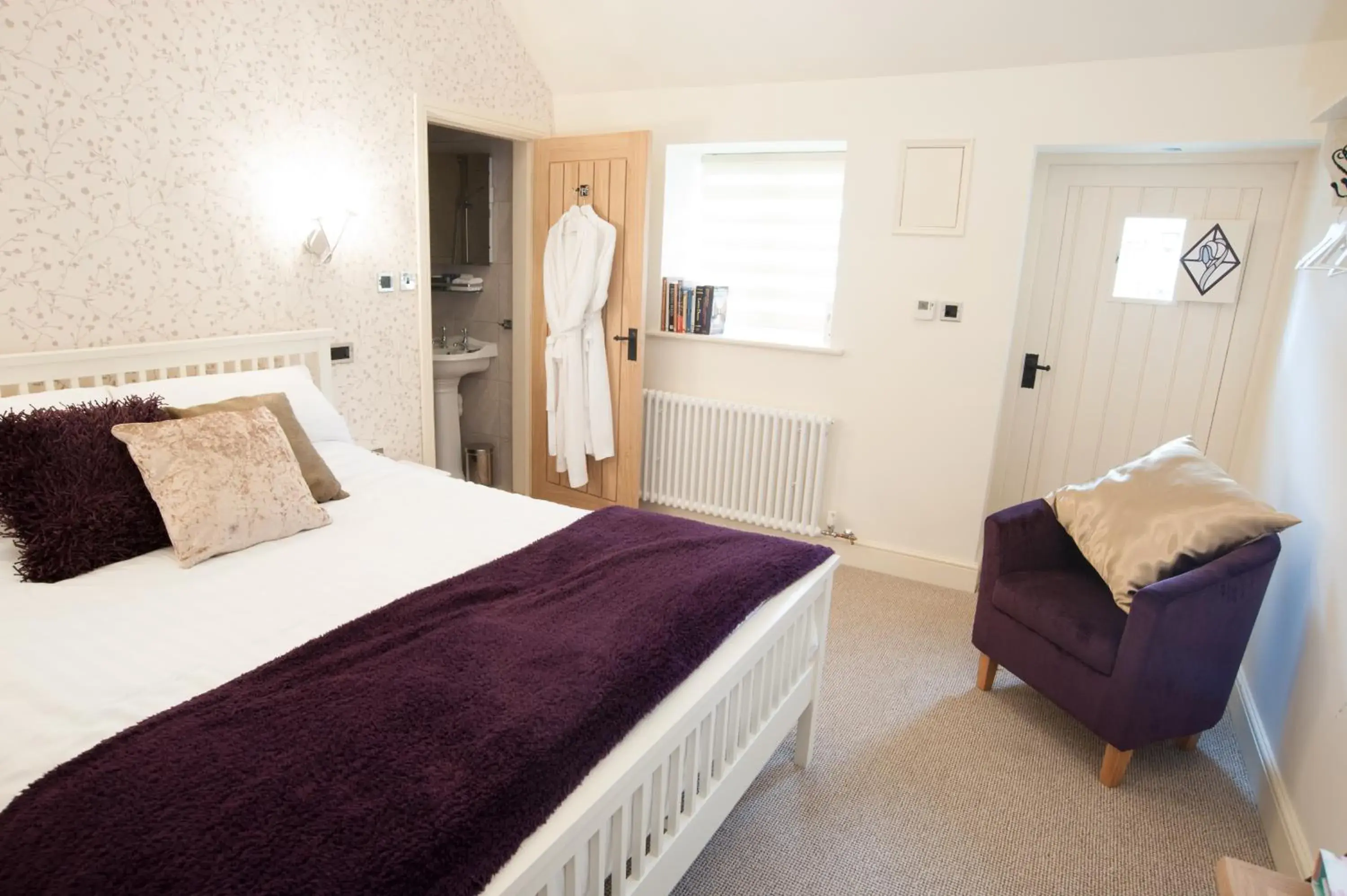 Bedroom, Bed in The Bluebell Bedroom, Bed in The Bluebell
