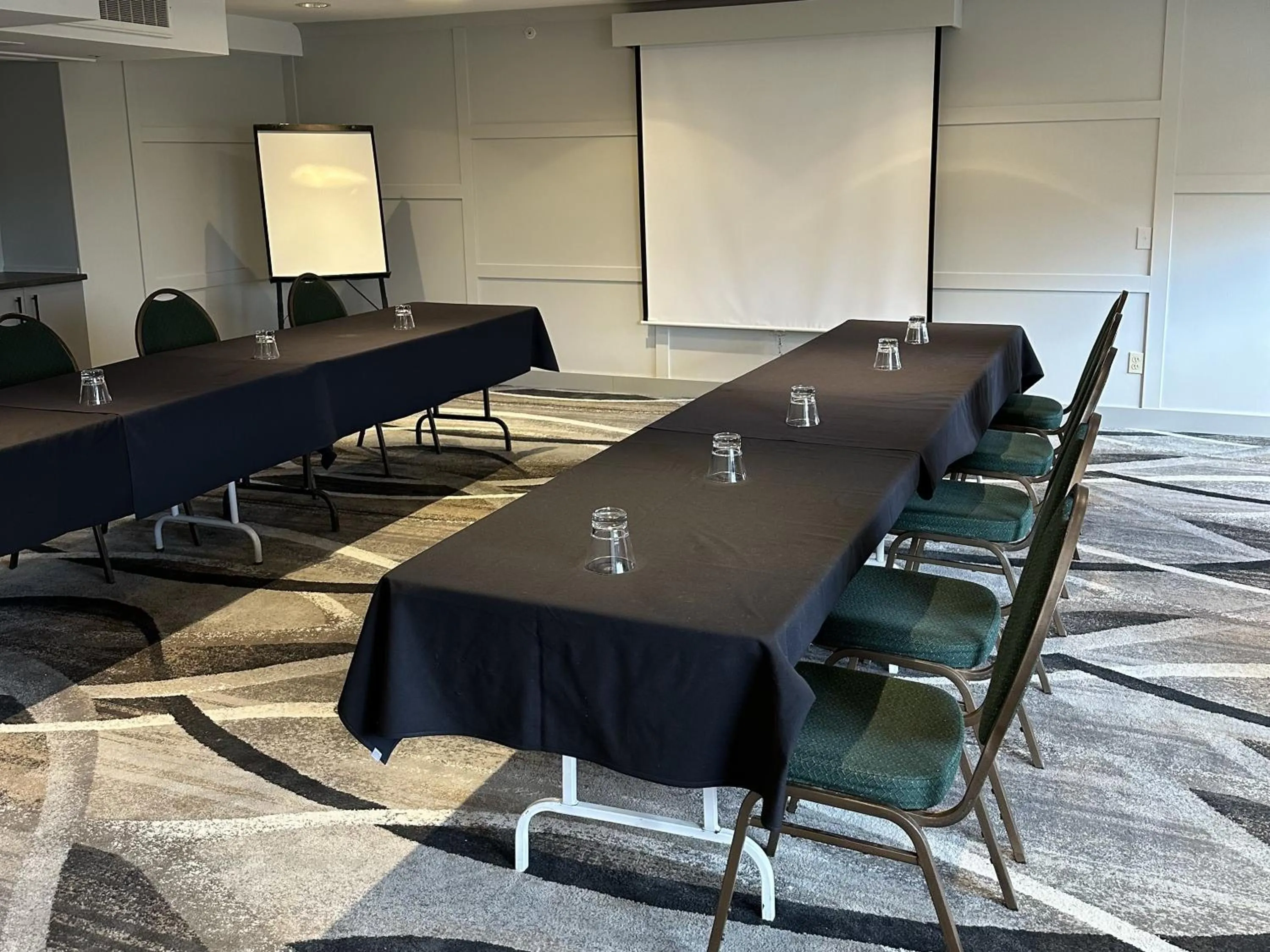 Meeting/conference room in Prestige Vernon Lodge