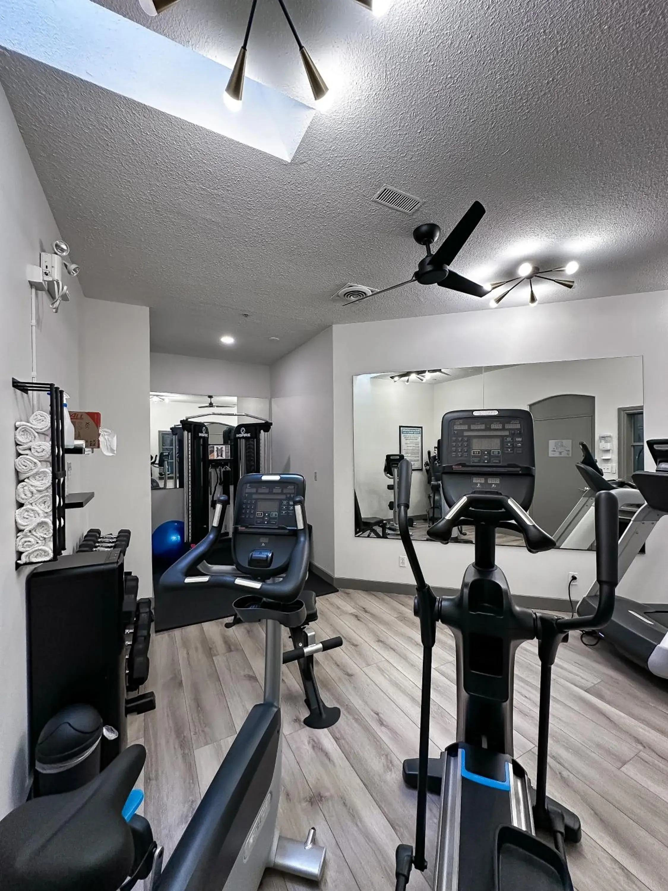 Fitness centre/facilities in Prestige Vernon Lodge Fitness centre/facilities in Prestige Vernon Lodge