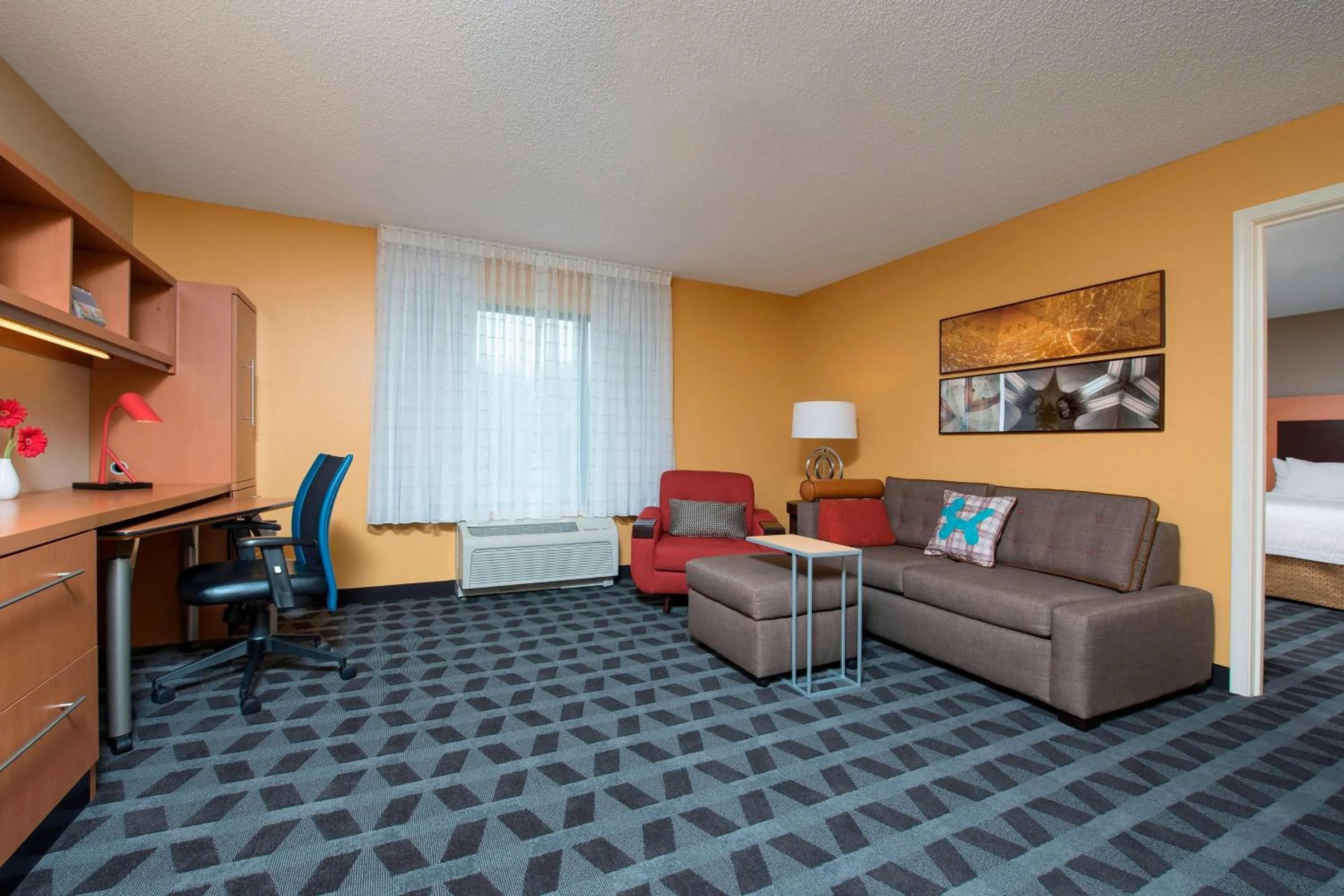 Living room in TownePlace Suites by Marriott Kalamazoo