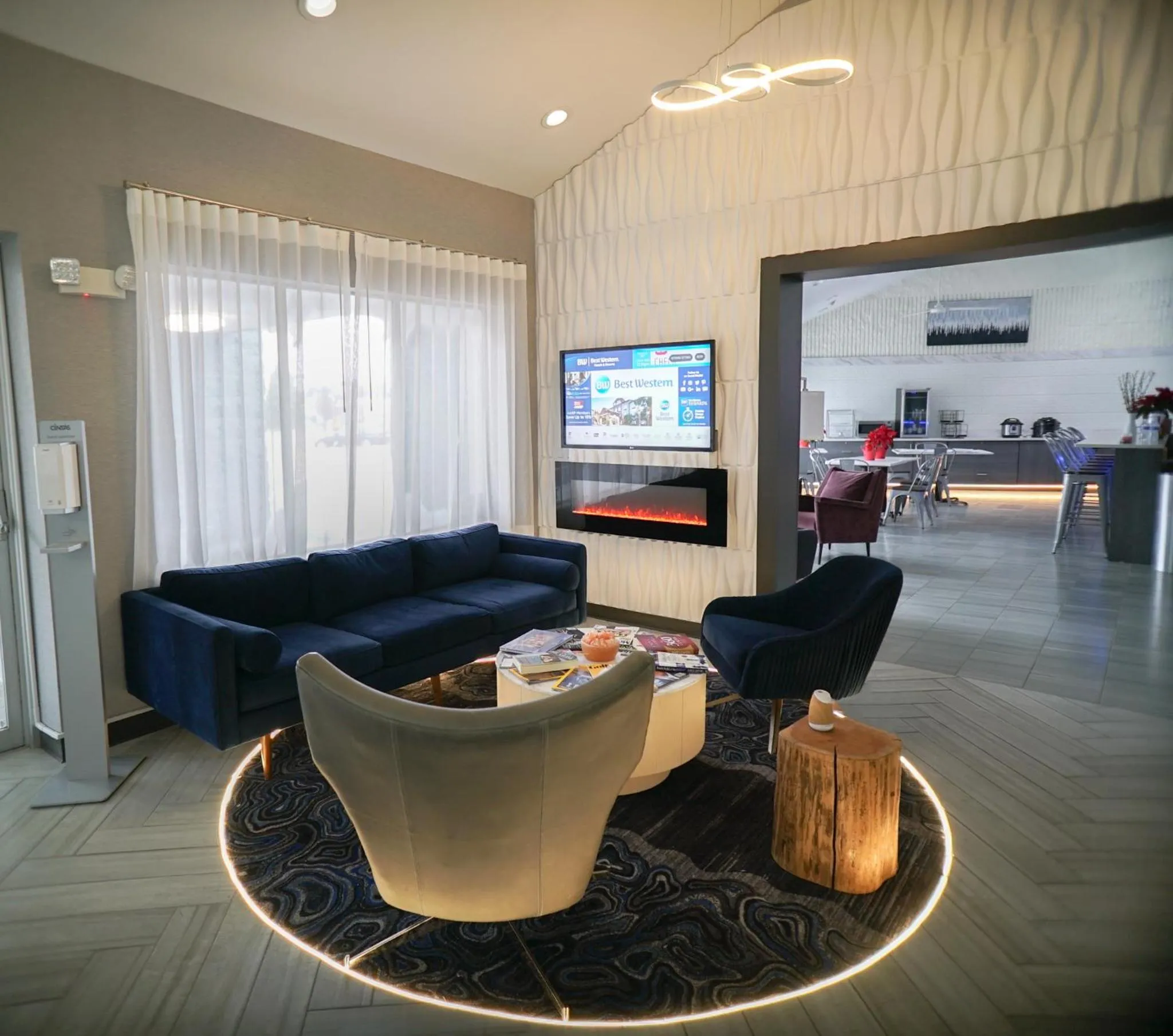 Communal lounge/ TV room in Best Western Carlisle South