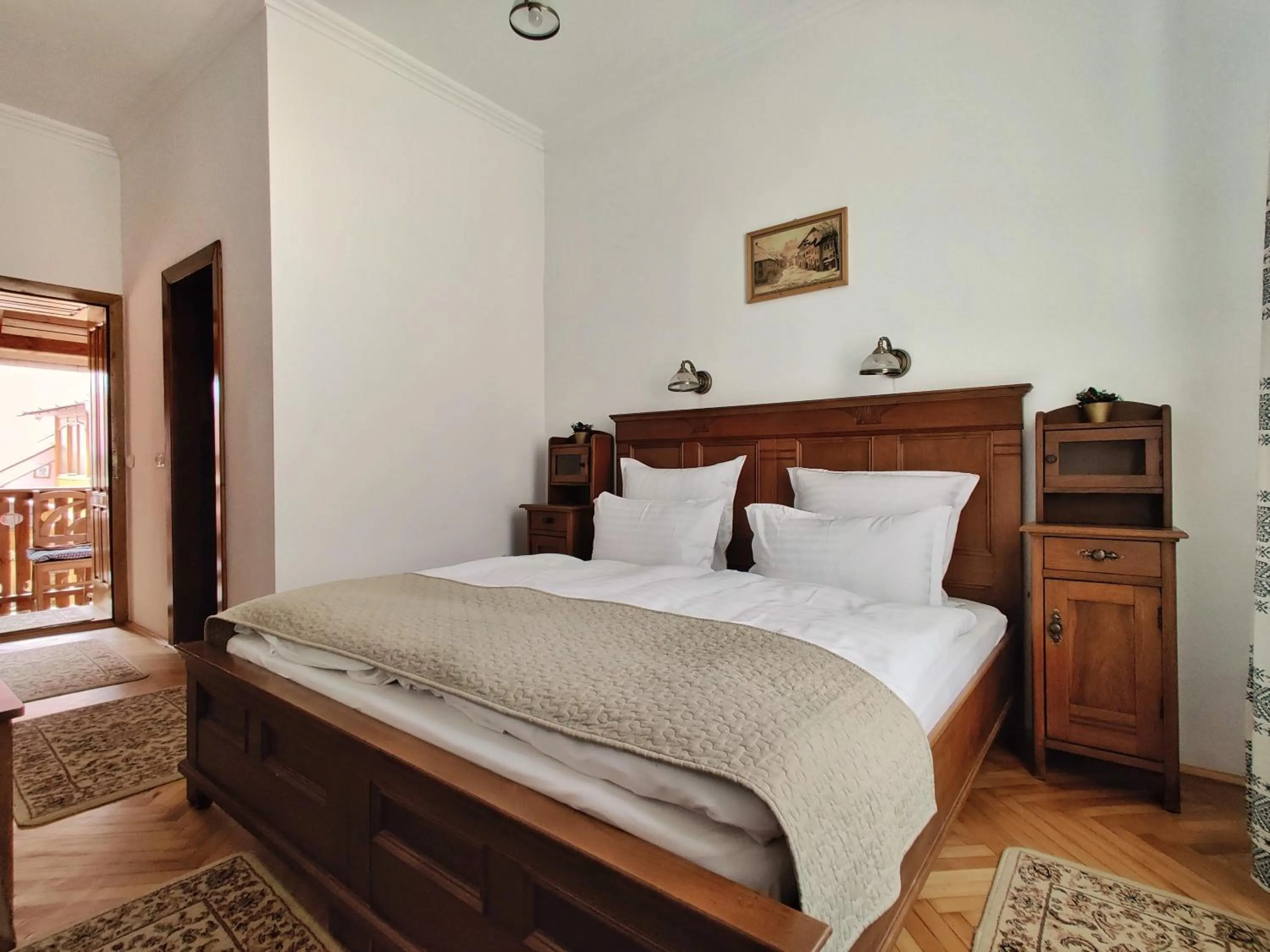 Decorative detail, Bed in La Teo Pensiune si Pivnita