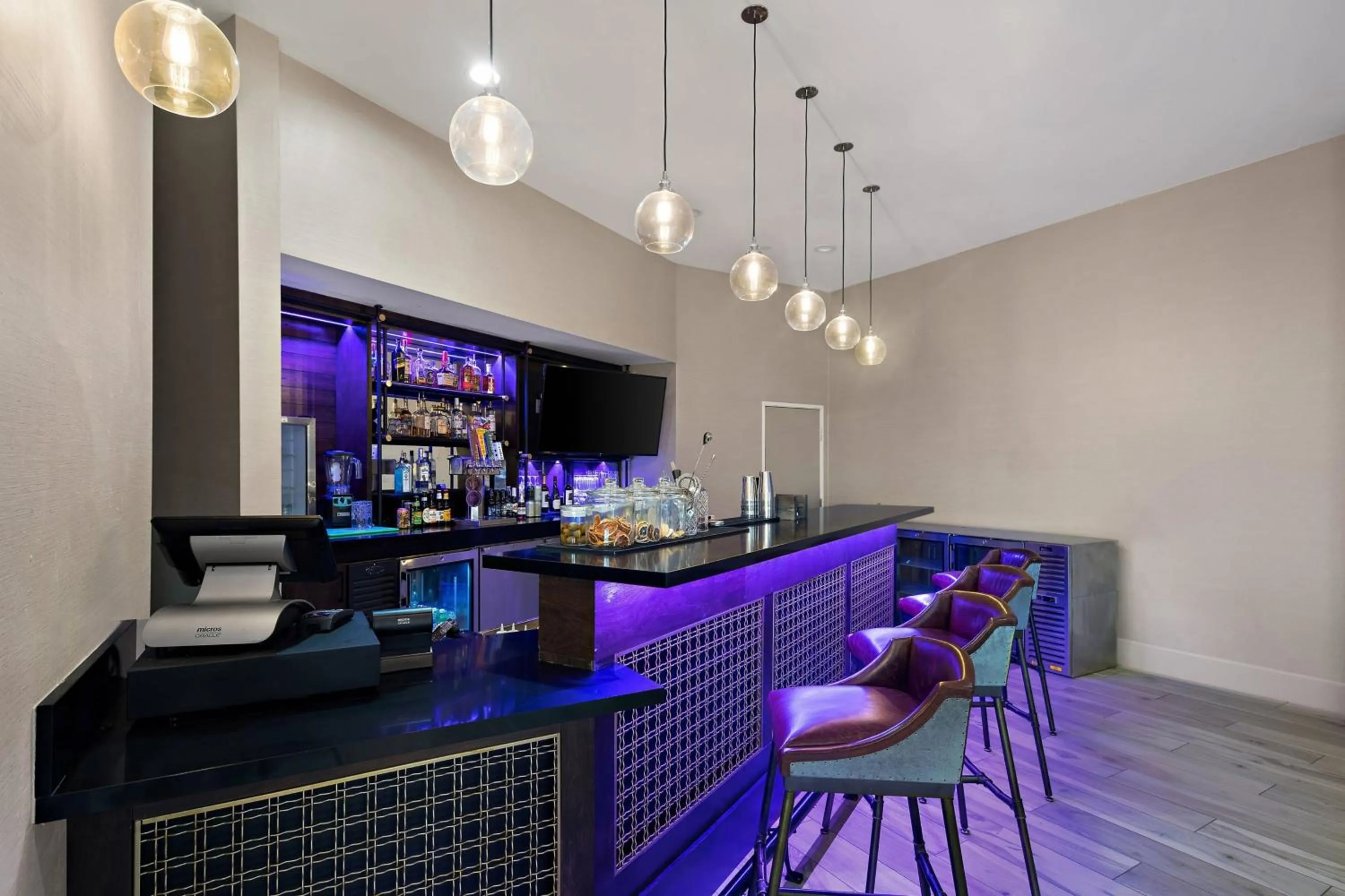 Lounge or bar in Four Points by Sheraton Plano