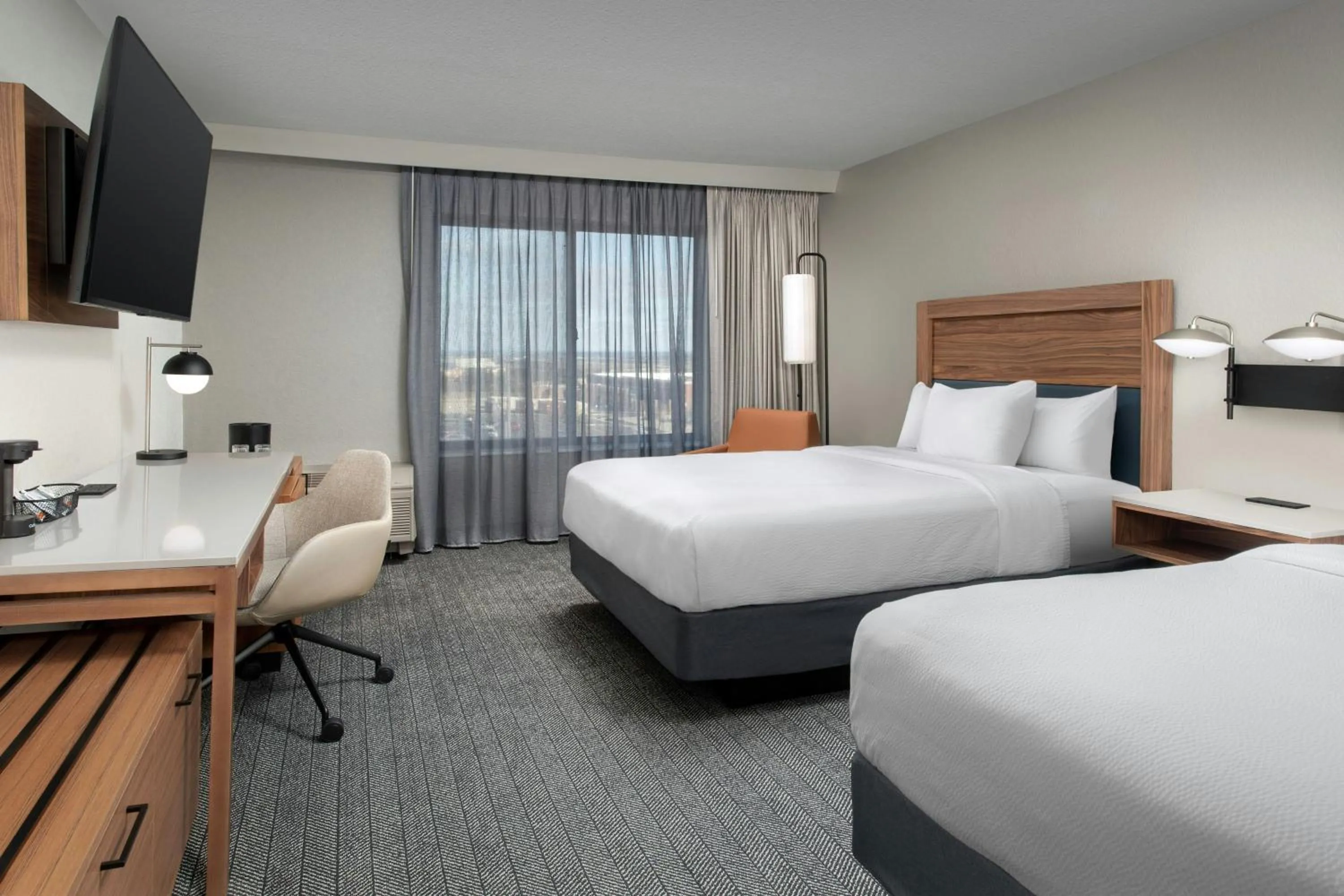 Photo of the whole room, Bed in Courtyard by Marriott Dayton Beavercreek