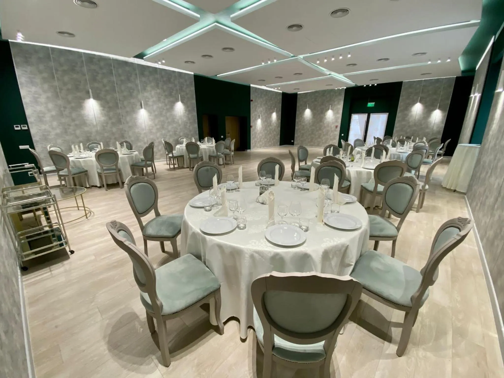 Restaurant/places to eat in Hotel Maria