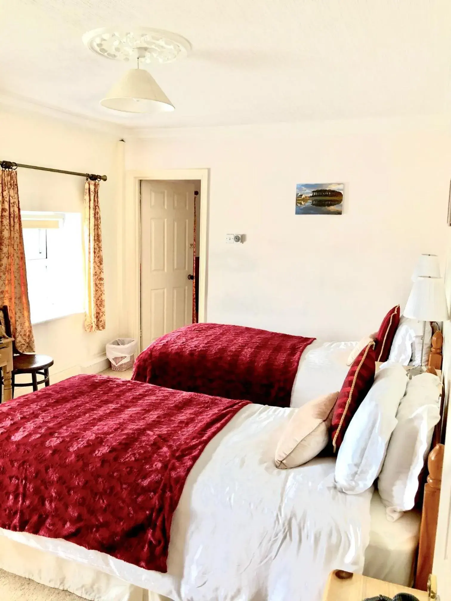 Twin Room in Dufferin Coaching Inn Twin Room in Dufferin Coaching Inn