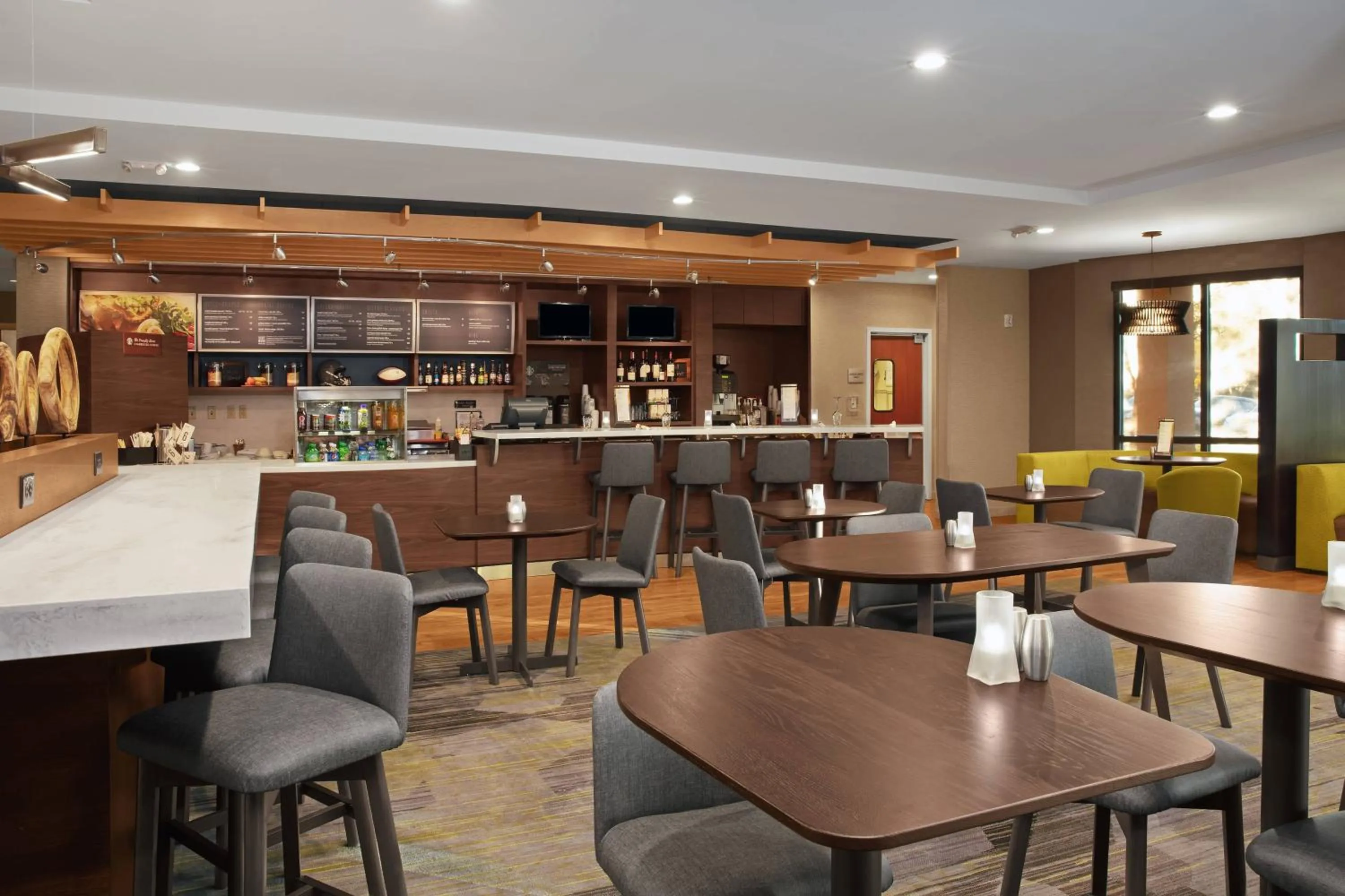 Restaurant/places to eat in Courtyard by Marriott St. Augustine I-95