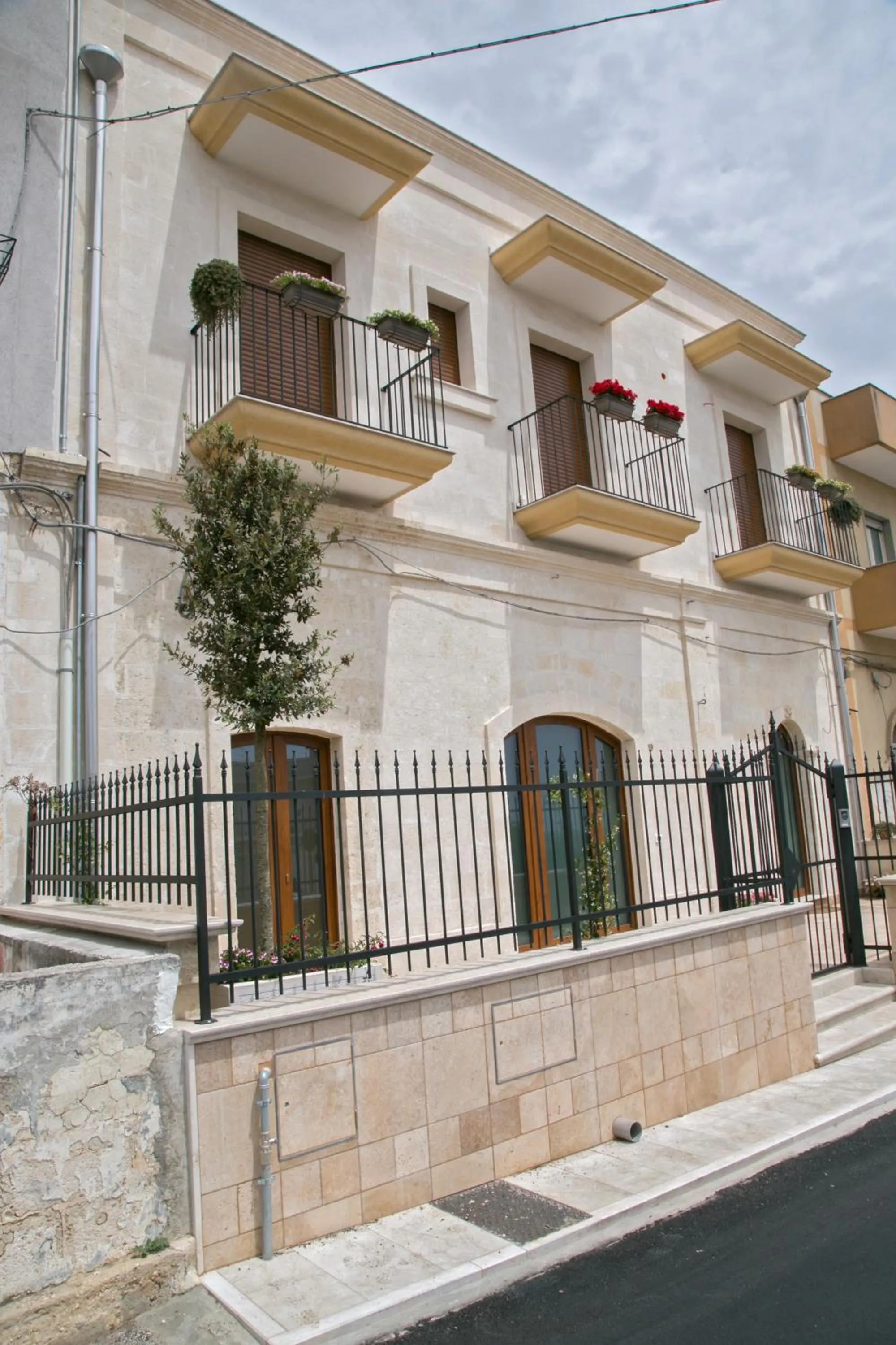 Facade/entrance in Monte Castello