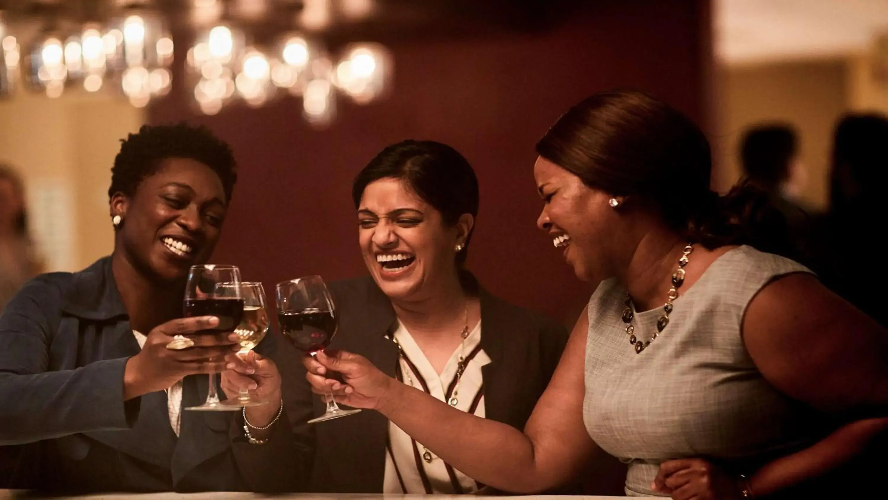 Lounge or bar in Holiday Inn Express Nashville W-I40 by IHG Lounge or bar in Holiday Inn Express Nashville W-I40 by IHG