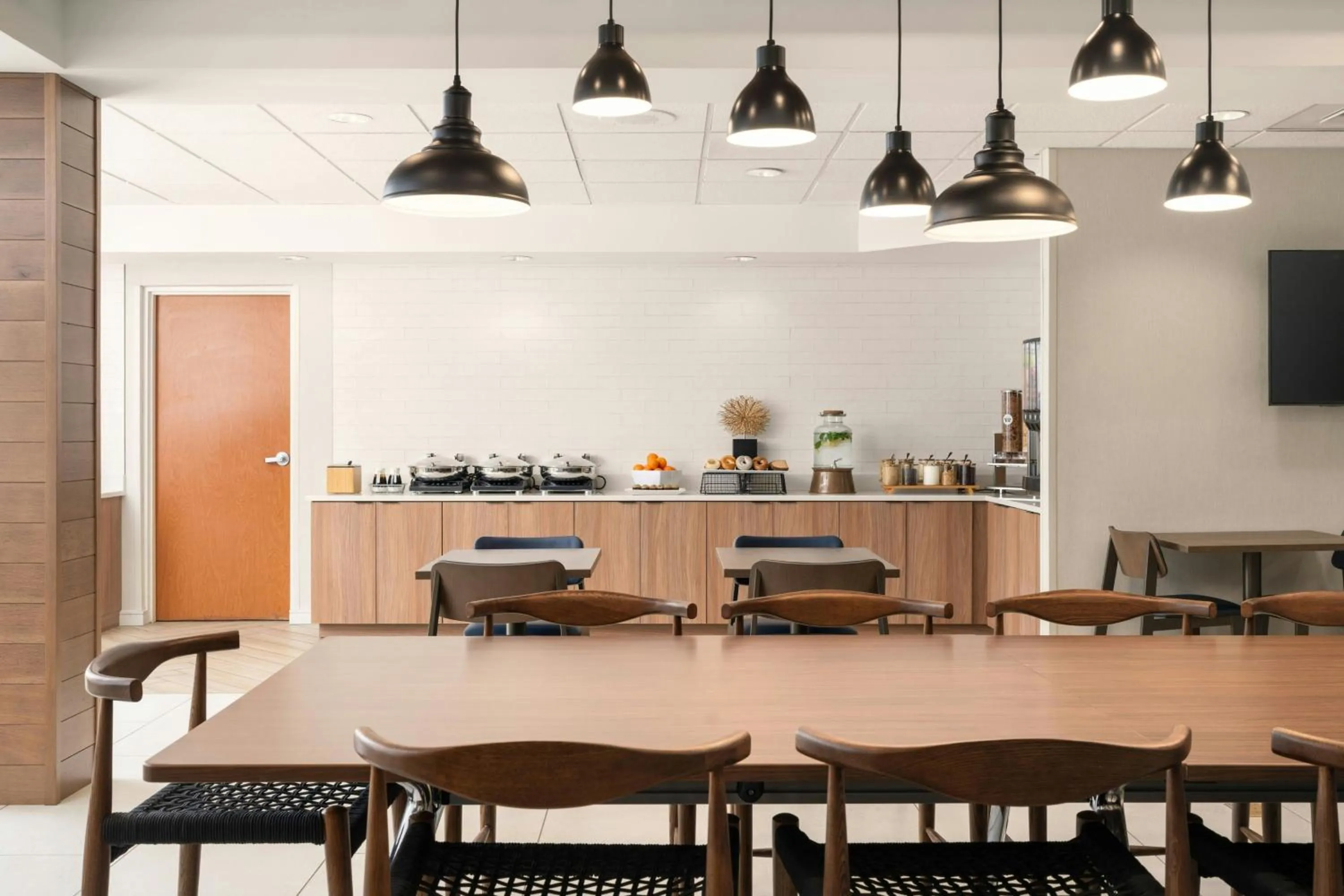 Breakfast in Fairfield Inn and Suites Jacksonville Beach