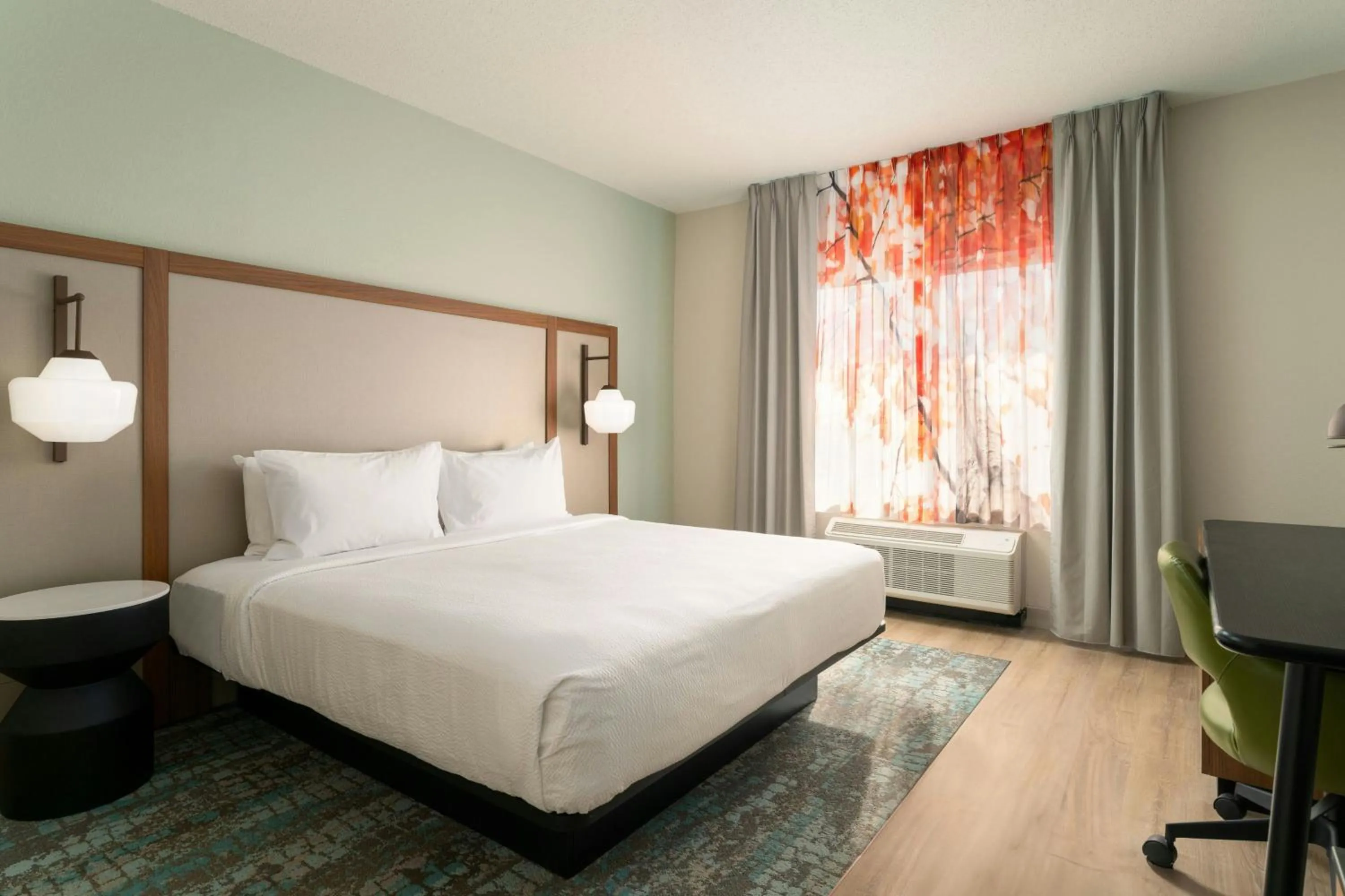 Photo of the whole room, Bed in Fairfield Inn and Suites Jacksonville Beach