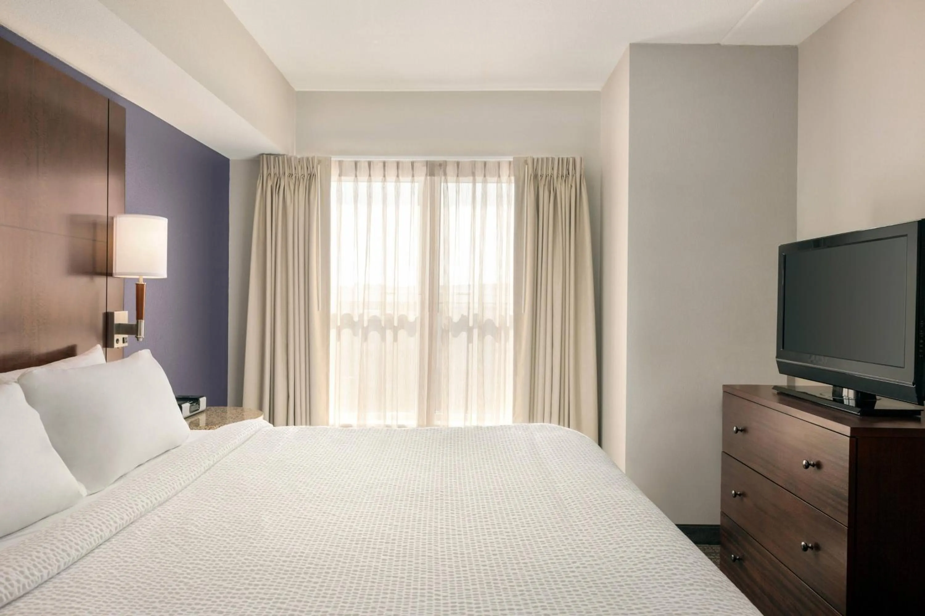 Bedroom, Bed in Residence Inn Chattanooga Near Hamilton Place