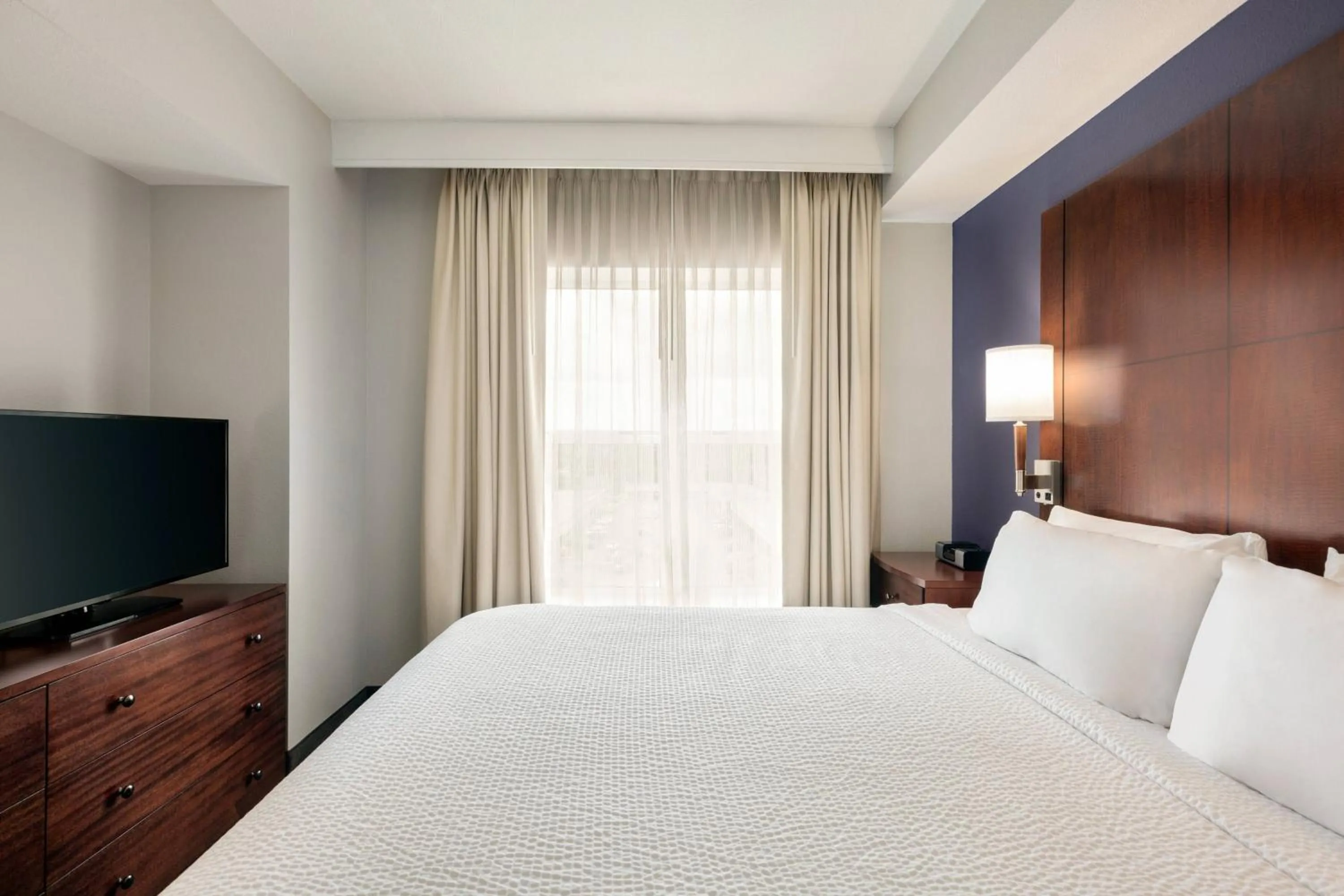 Bedroom, Bed in Residence Inn Chattanooga Near Hamilton Place