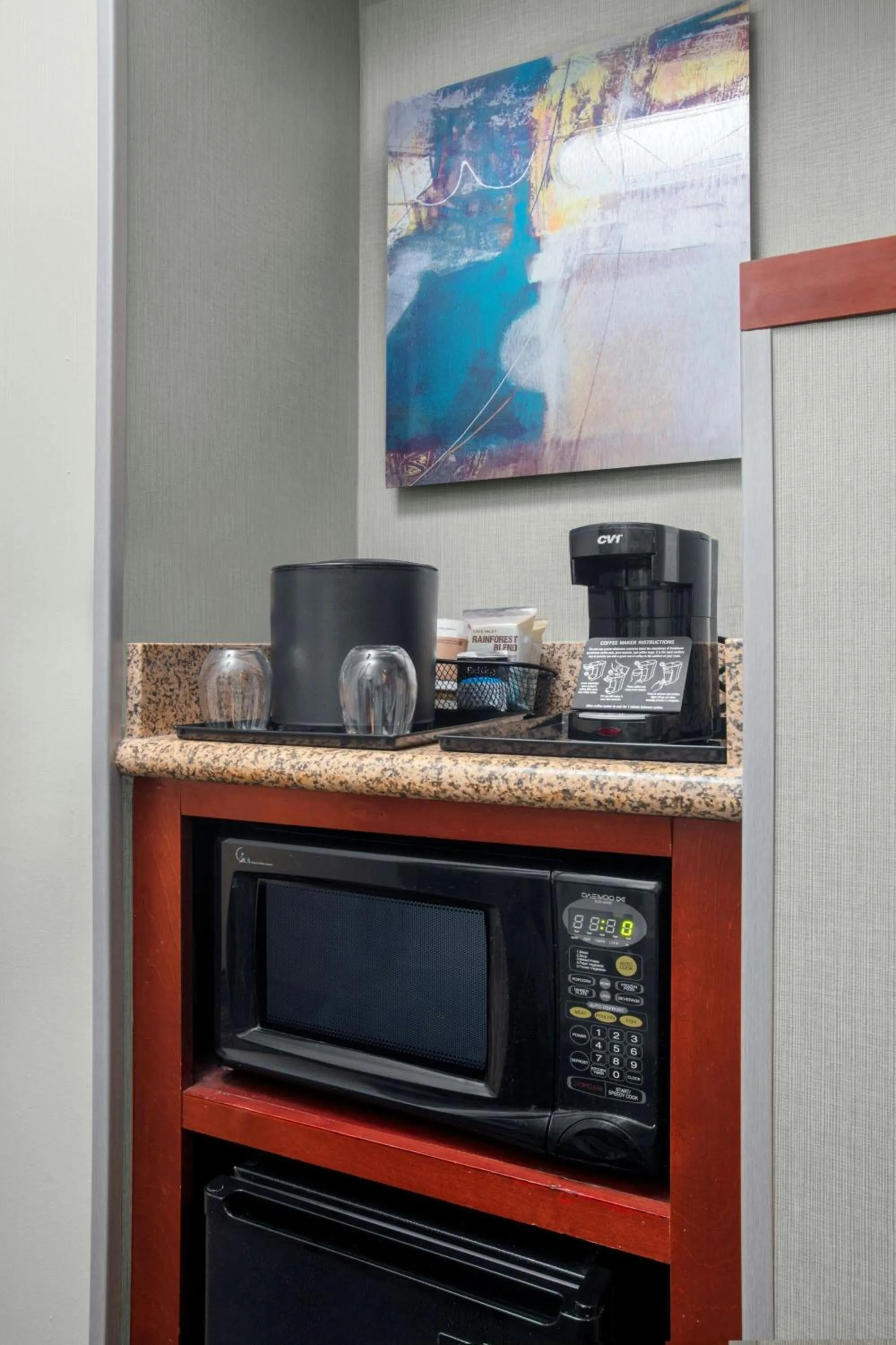 Photo of the whole room in Courtyard by Marriott Jacksonville I-295/East Beltway