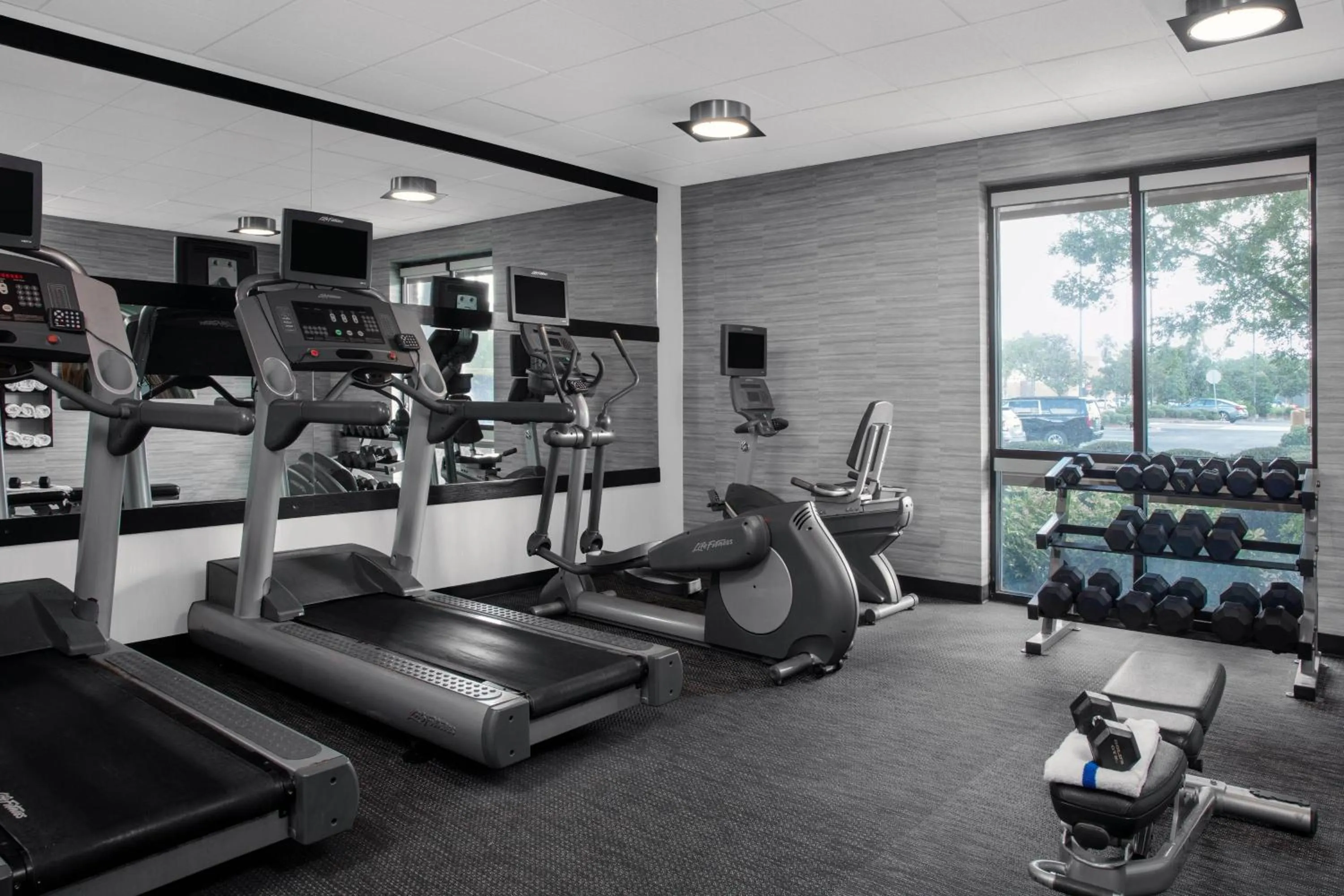 Fitness centre/facilities in Courtyard by Marriott Jacksonville I-295/East Beltway