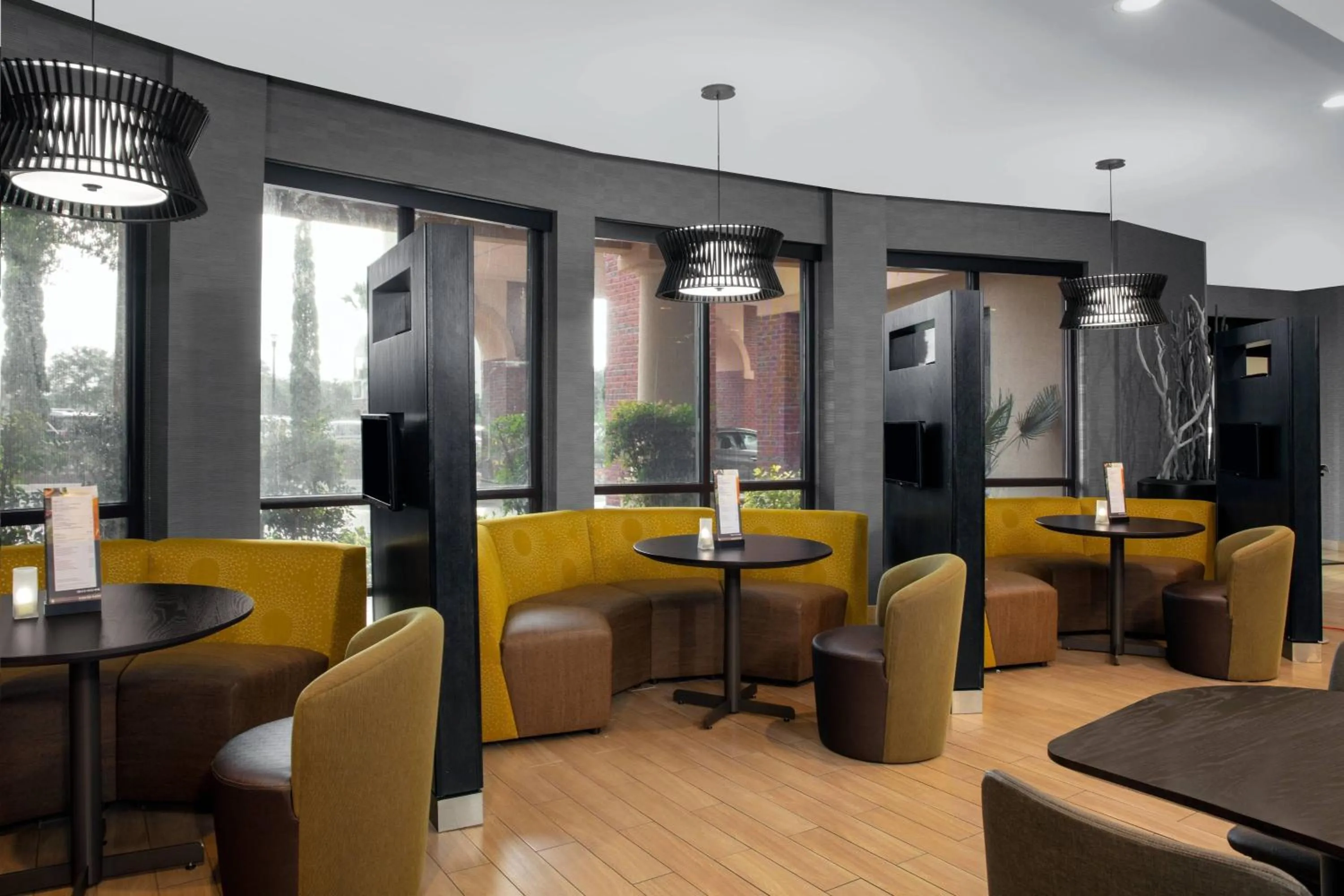 Restaurant/places to eat in Courtyard by Marriott Jacksonville I-295/East Beltway