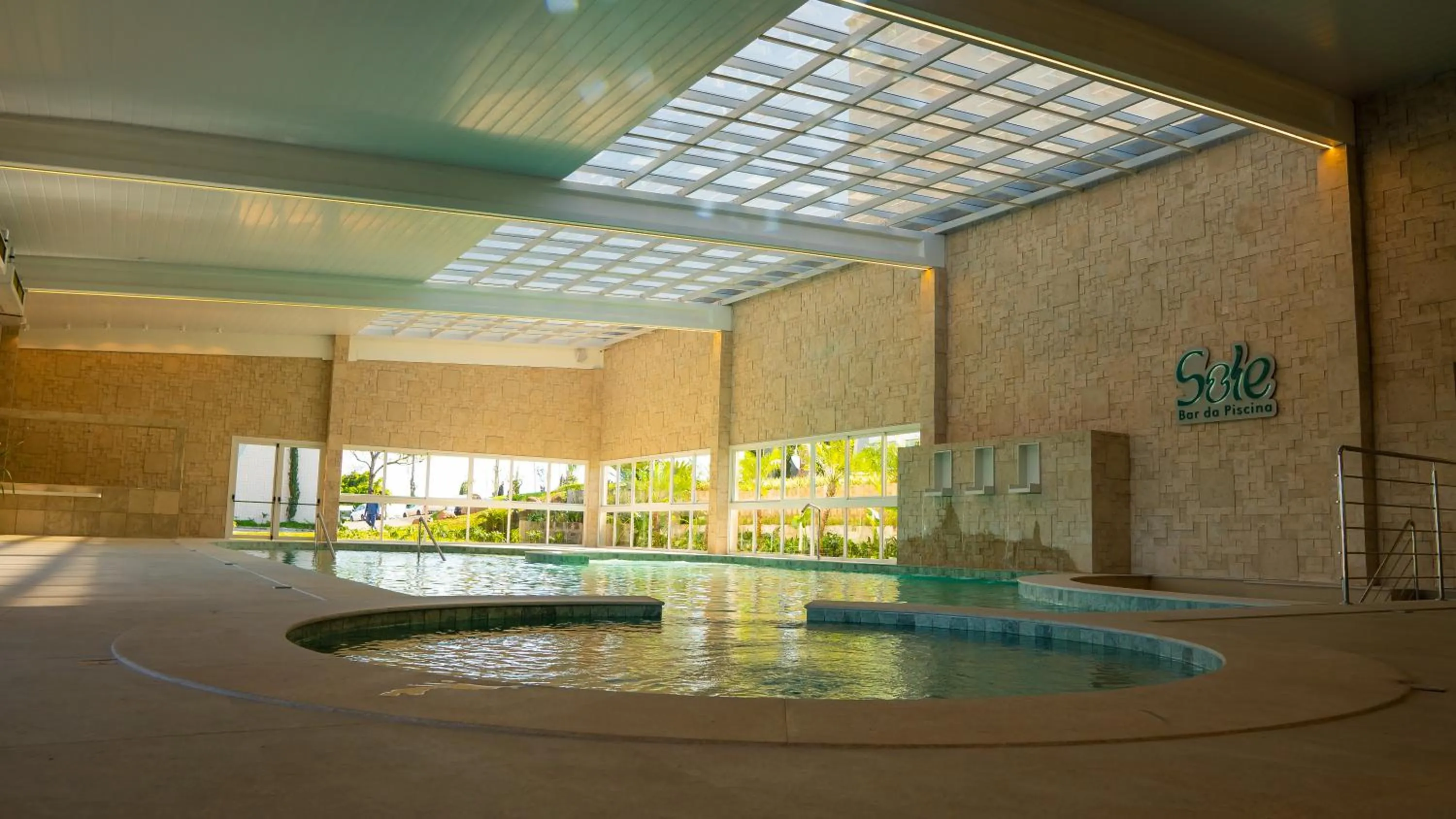 Swimming pool in Hotel Recanto Maestro