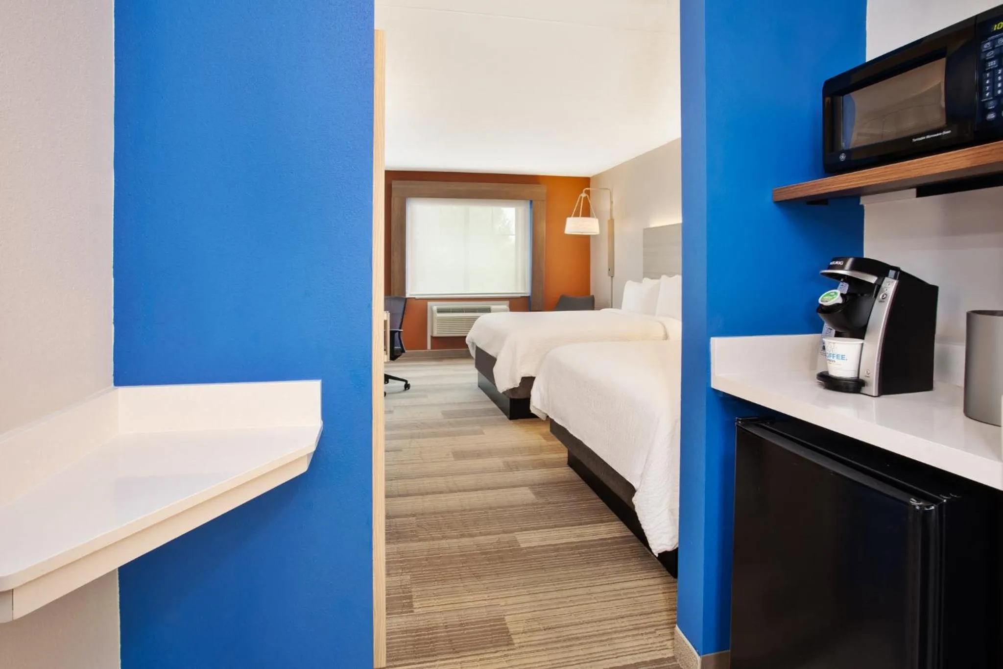 Photo of the whole room, Bed in Holiday Inn Express Hotel & Suites Rochester Webster by IHG