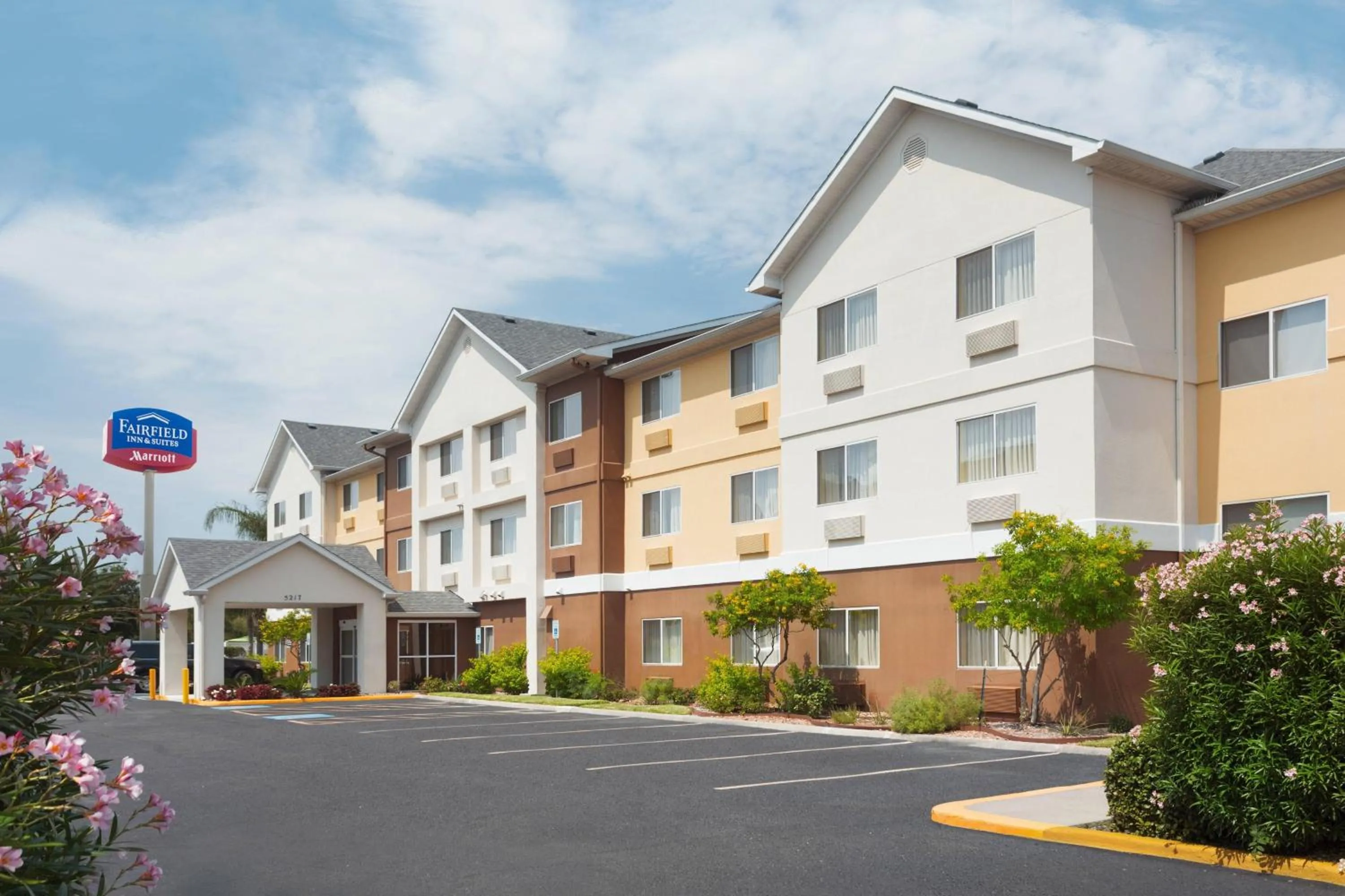 Property building in Fairfield Inn & Suites Corpus Christi