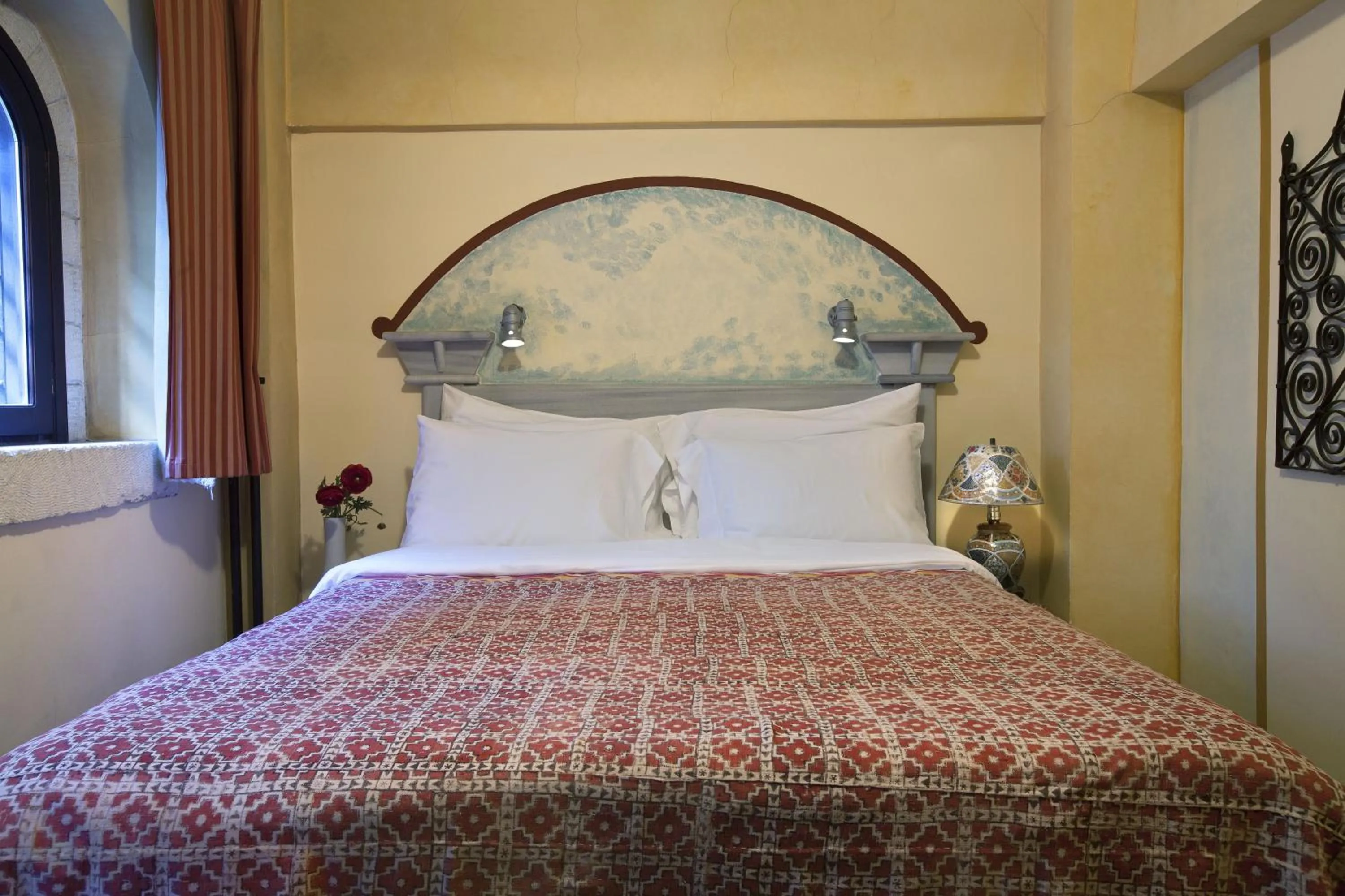 Decorative detail, Bed in Hotel Empress Zoe