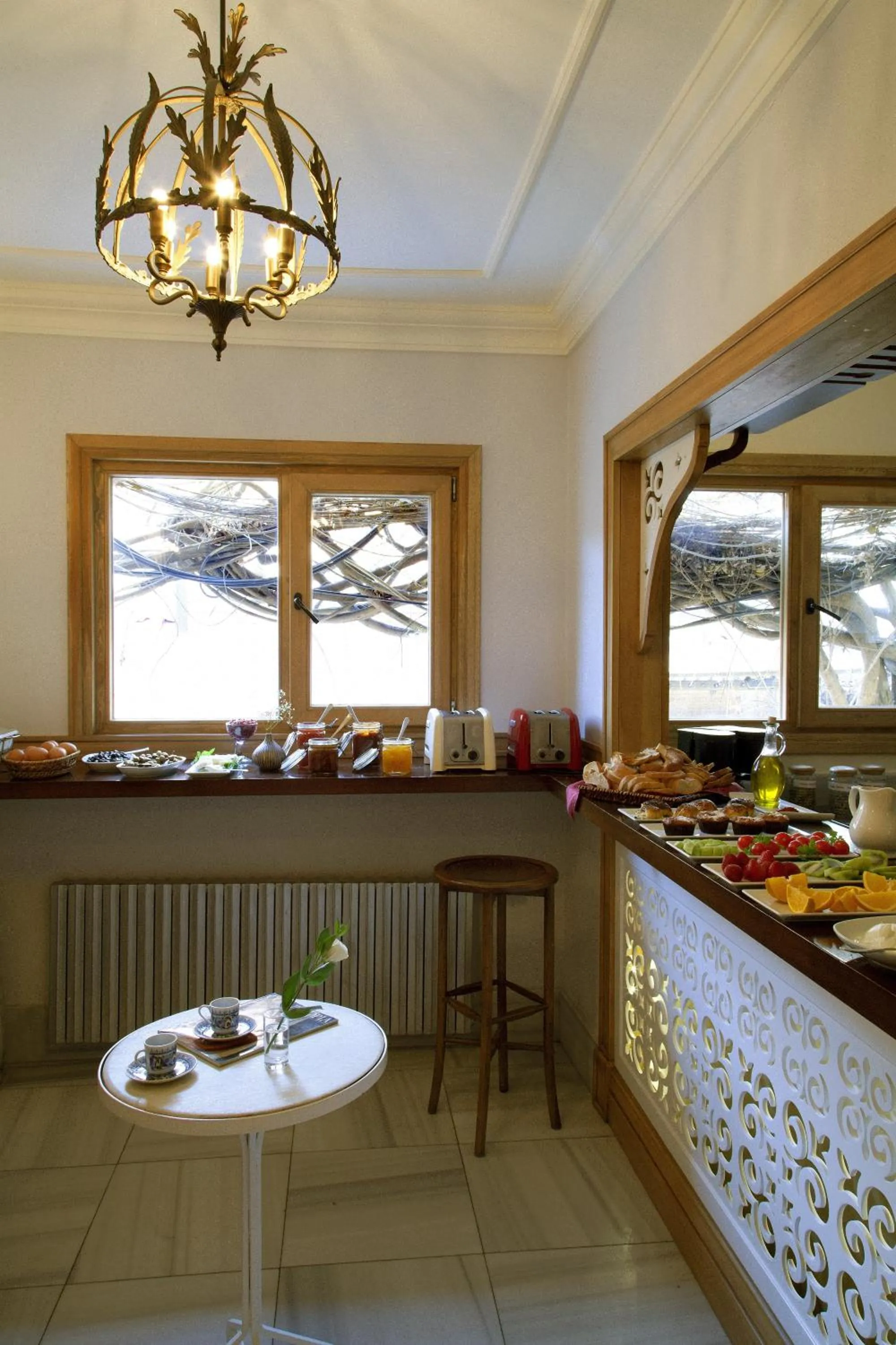 Buffet breakfast in Hotel Empress Zoe