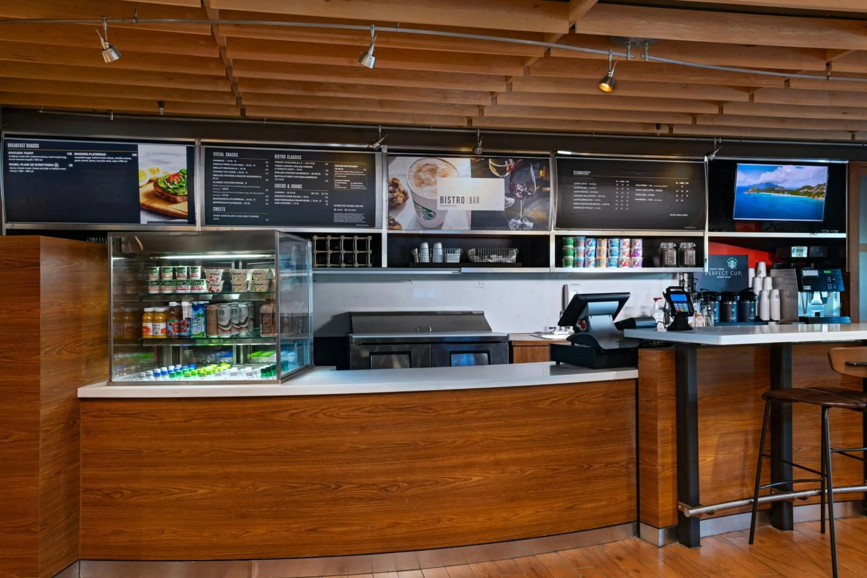 Restaurant/places to eat in Courtyard by Marriott Omaha Aksarben Village