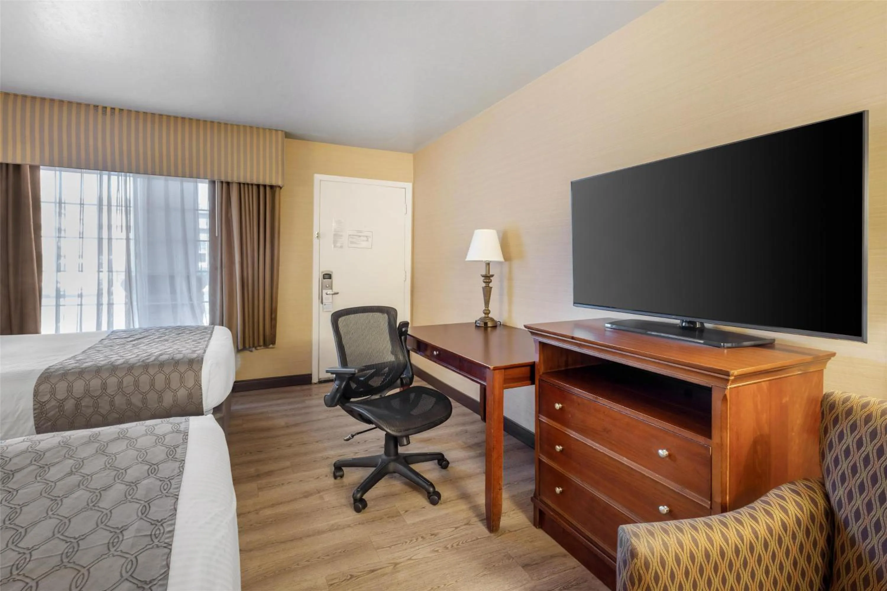 Bedroom in Best Western Inn Santa Clara