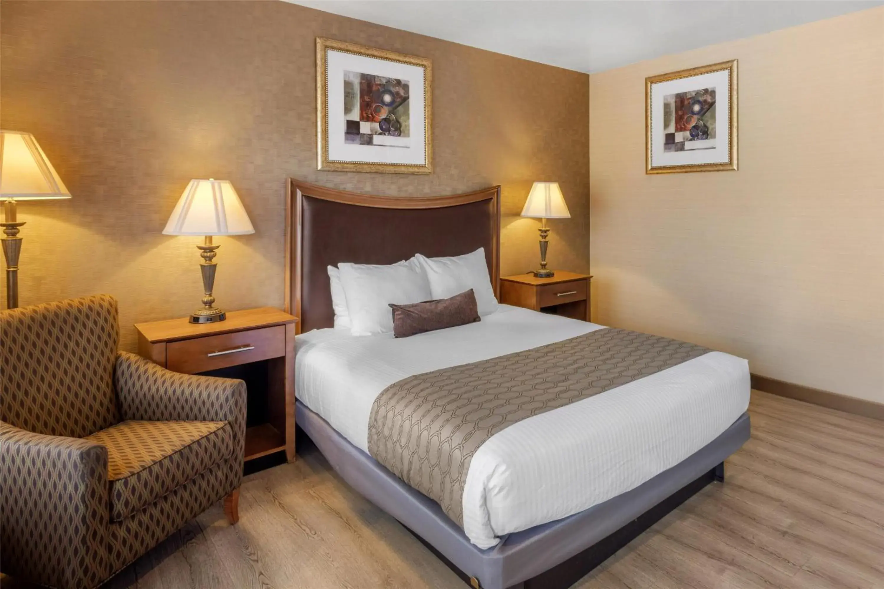 Bedroom, Bed in Best Western Inn Santa Clara Bedroom, Bed in Best Western Inn Santa Clara