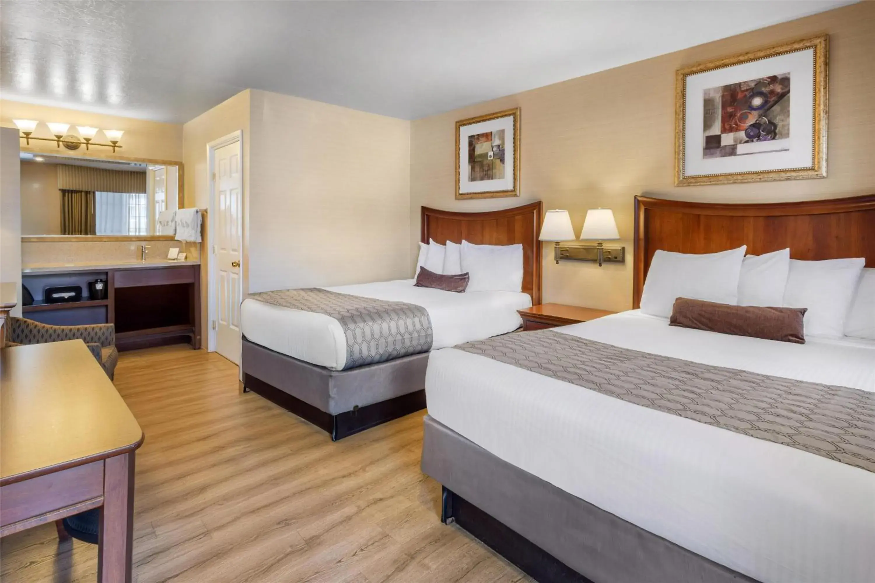 Bedroom, Bed in Best Western Inn Santa Clara Bedroom, Bed in Best Western Inn Santa Clara