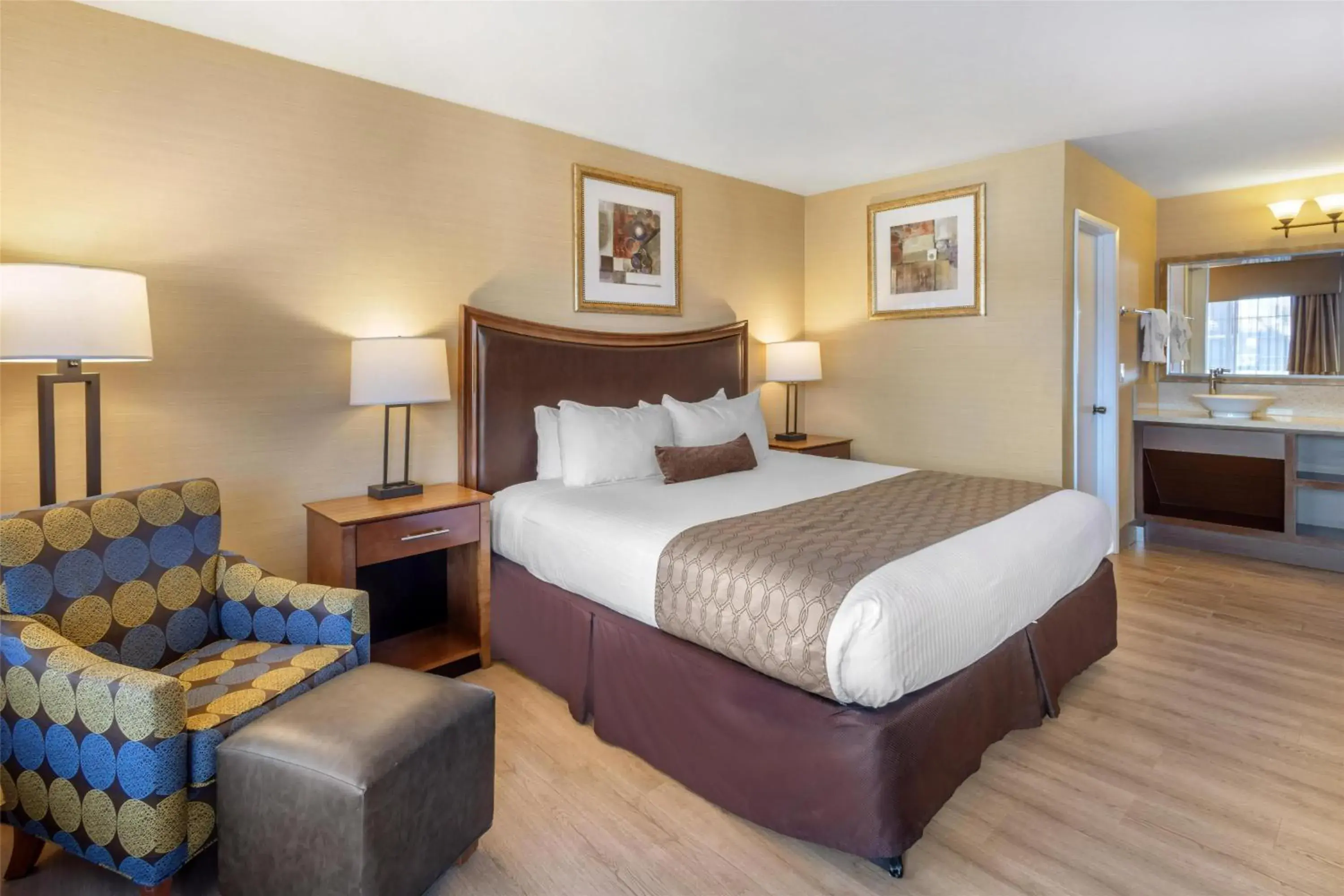 Bedroom, Bed in Best Western Inn Santa Clara Bedroom, Bed in Best Western Inn Santa Clara