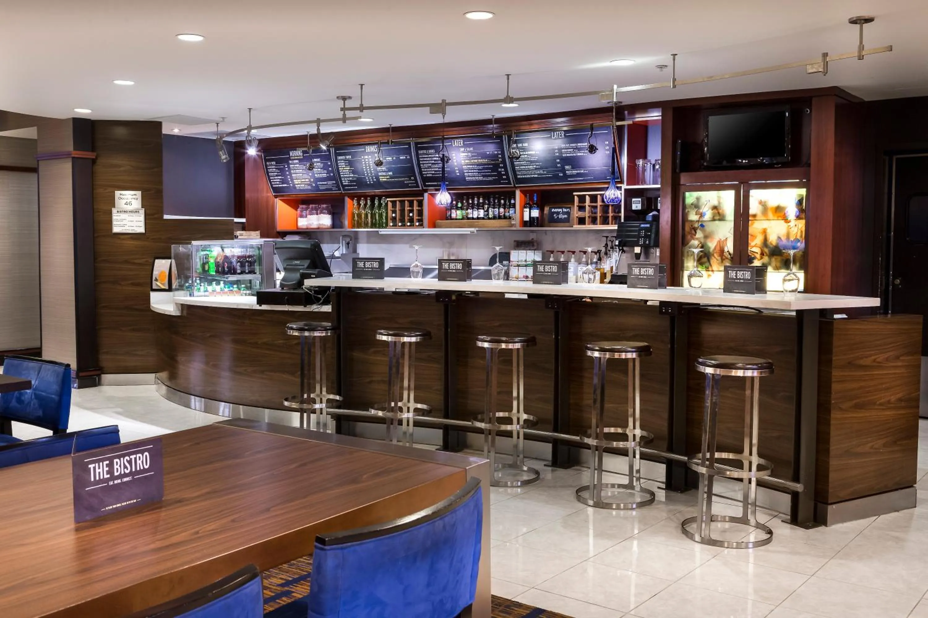 Restaurant/places to eat in Courtyard by Marriott Columbia